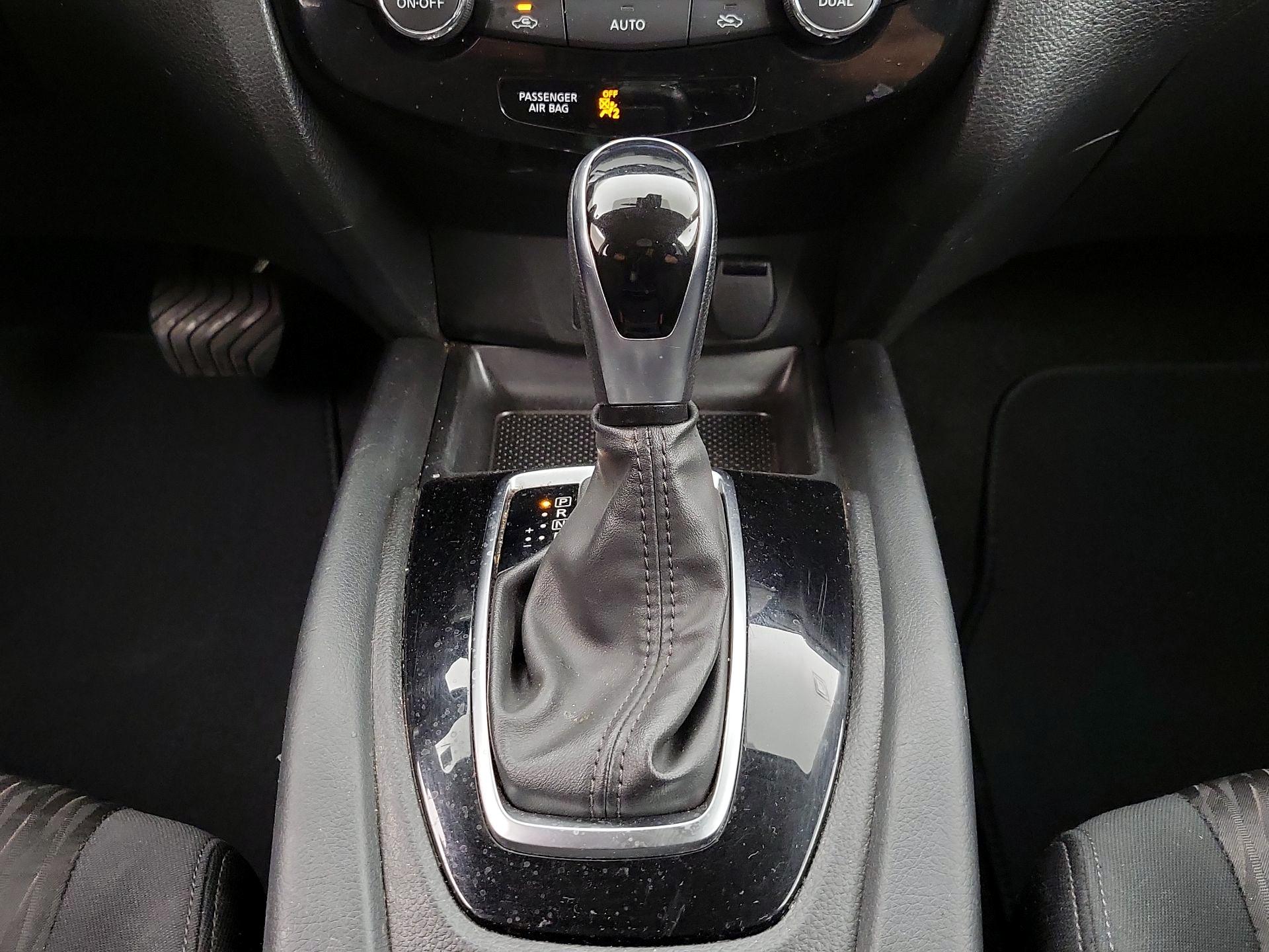 Thumbnail: 2020 Nissan Rogue - 17