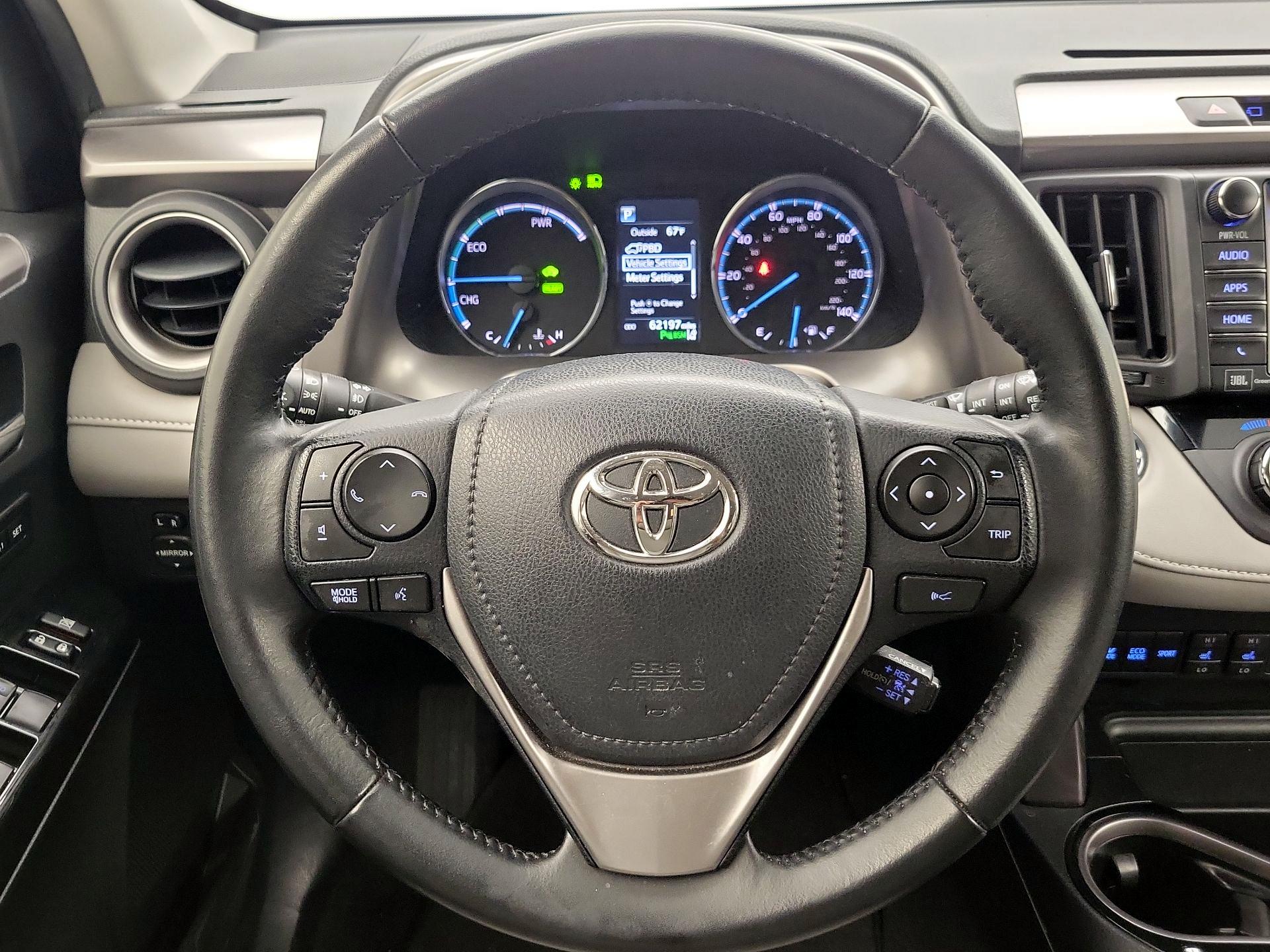 Thumbnail: 2017 Toyota RAV4 - 10