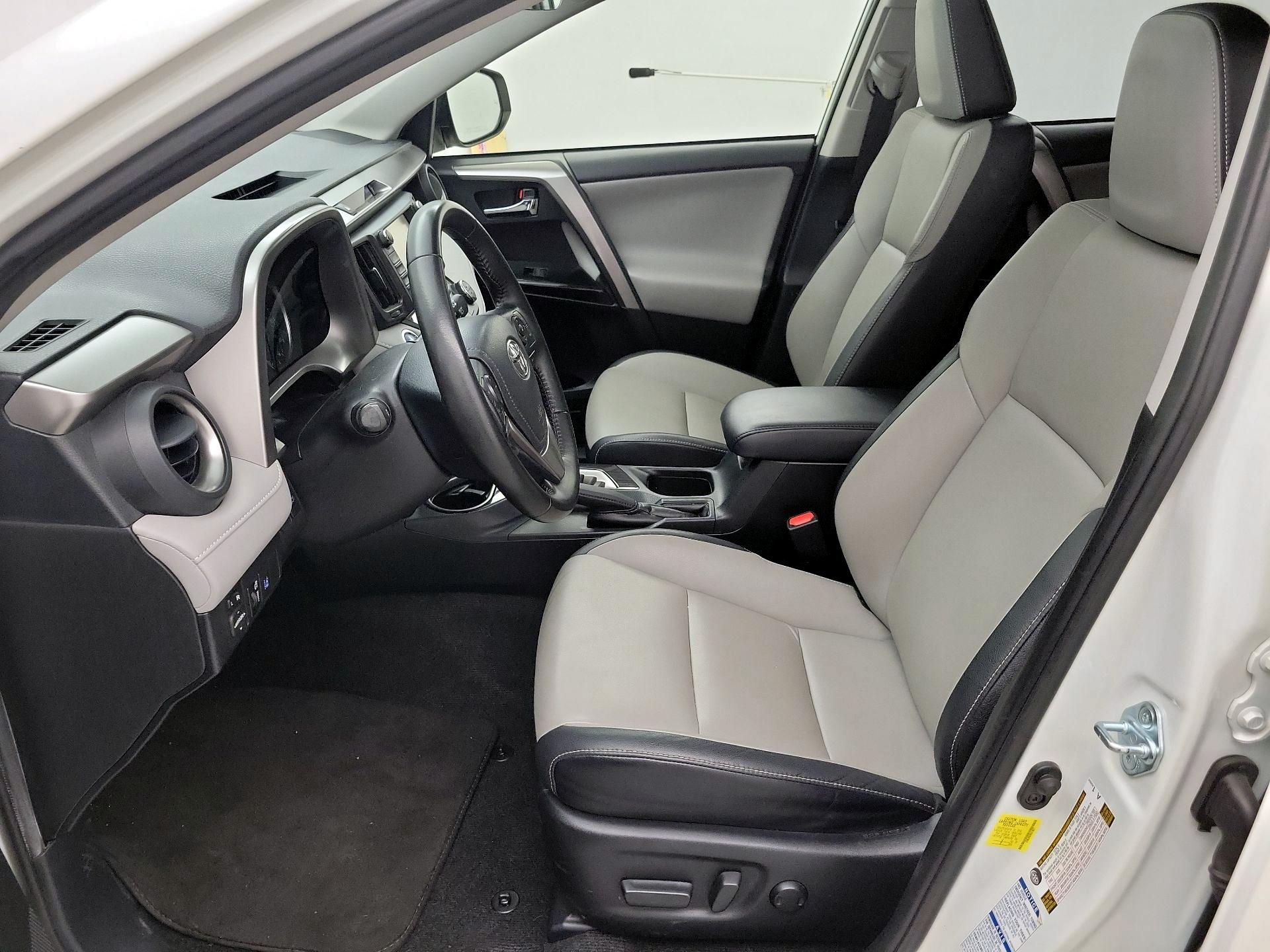 Thumbnail: 2017 Toyota RAV4 - 11