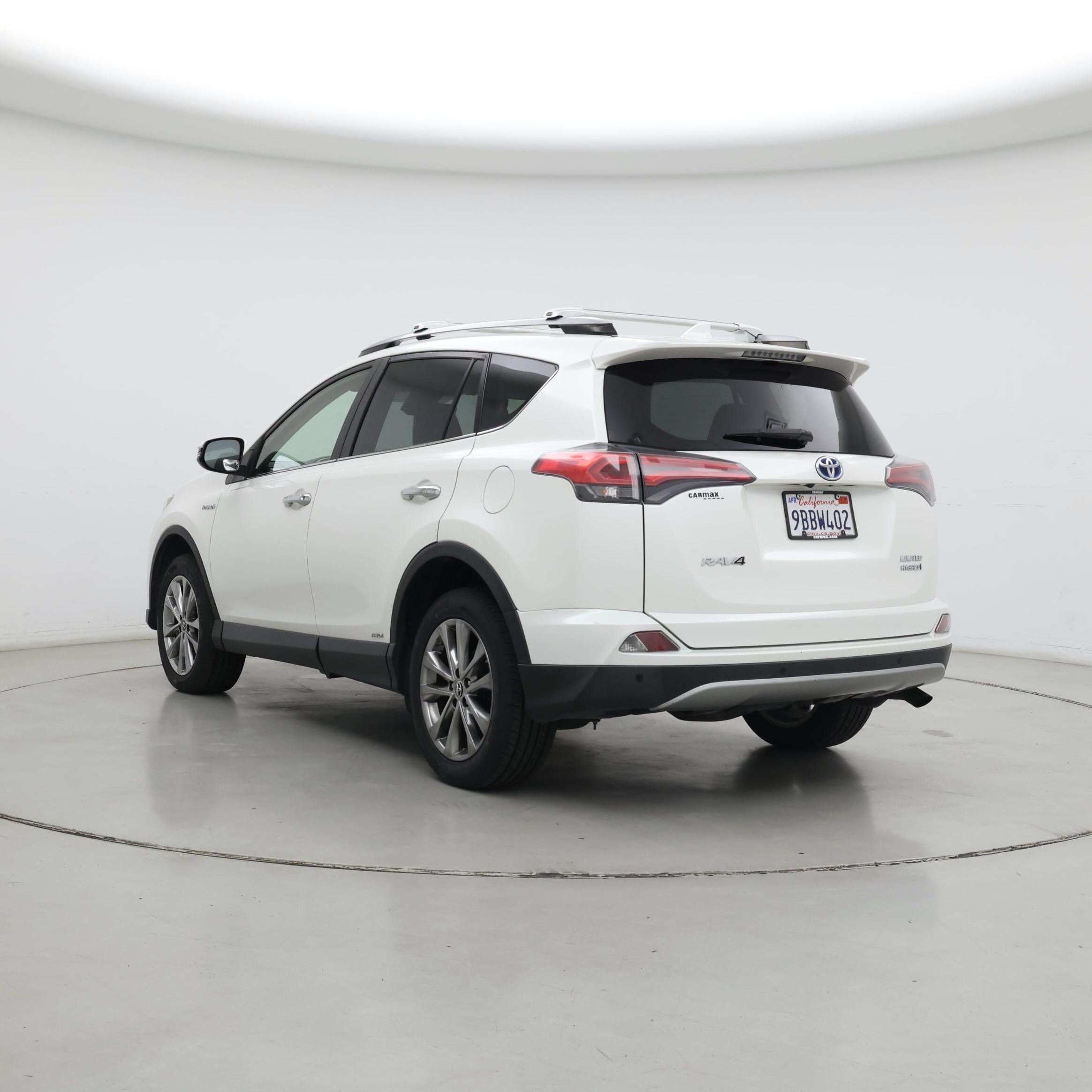Thumbnail: 2017 Toyota RAV4 - 2