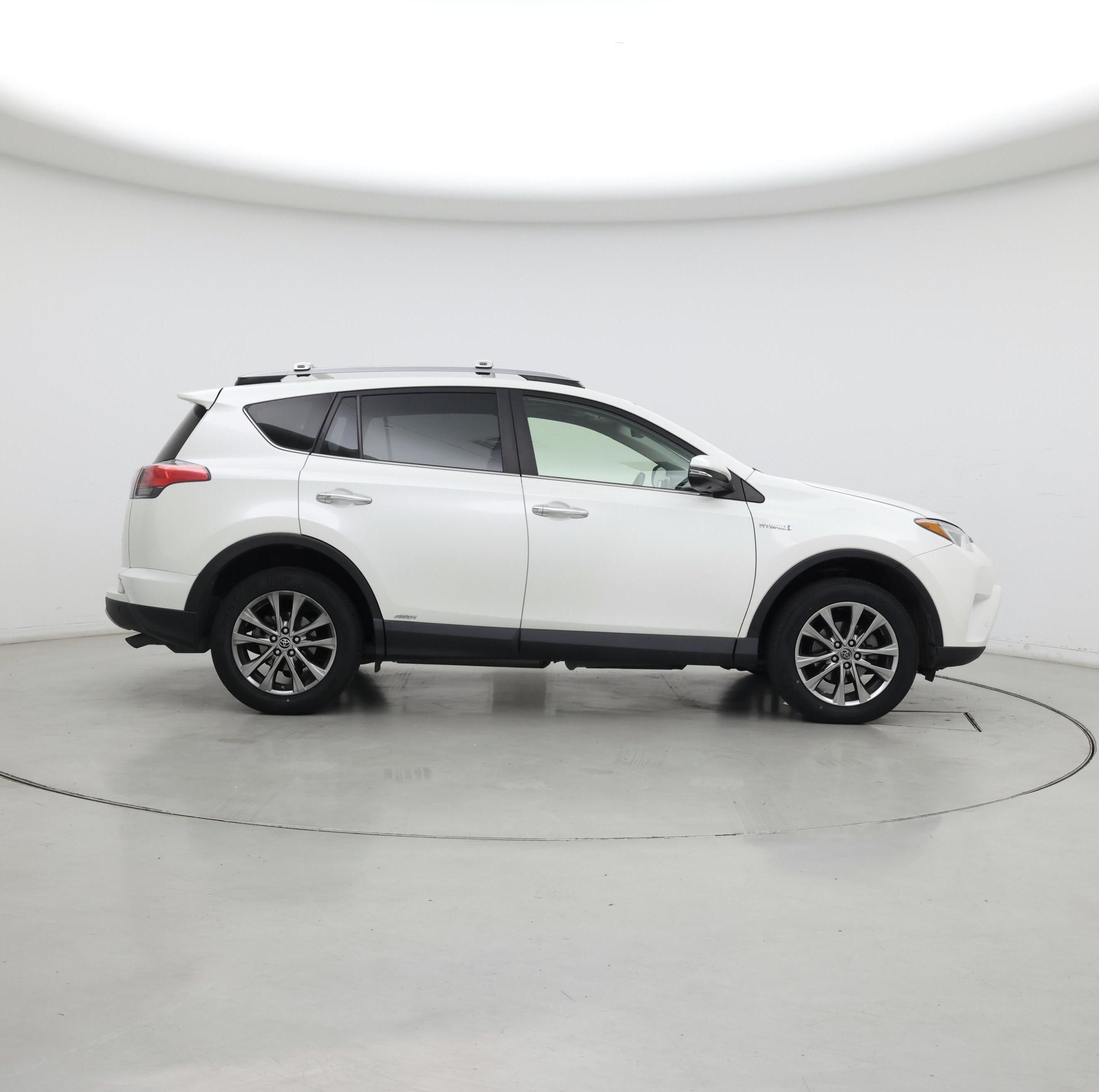 Thumbnail: 2017 Toyota RAV4 - 7