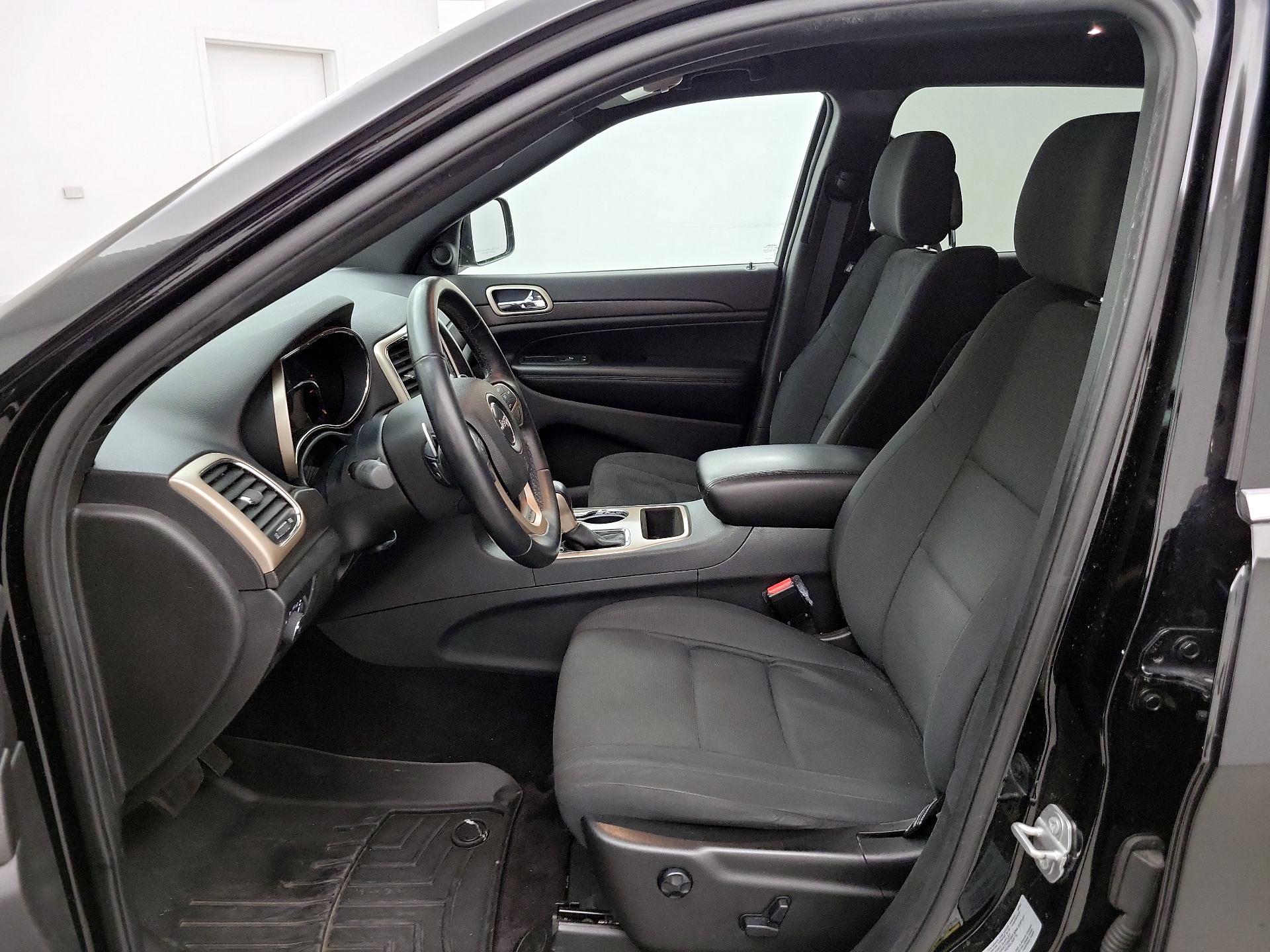 Thumbnail: 2017 Jeep Grand Cherokee - 11