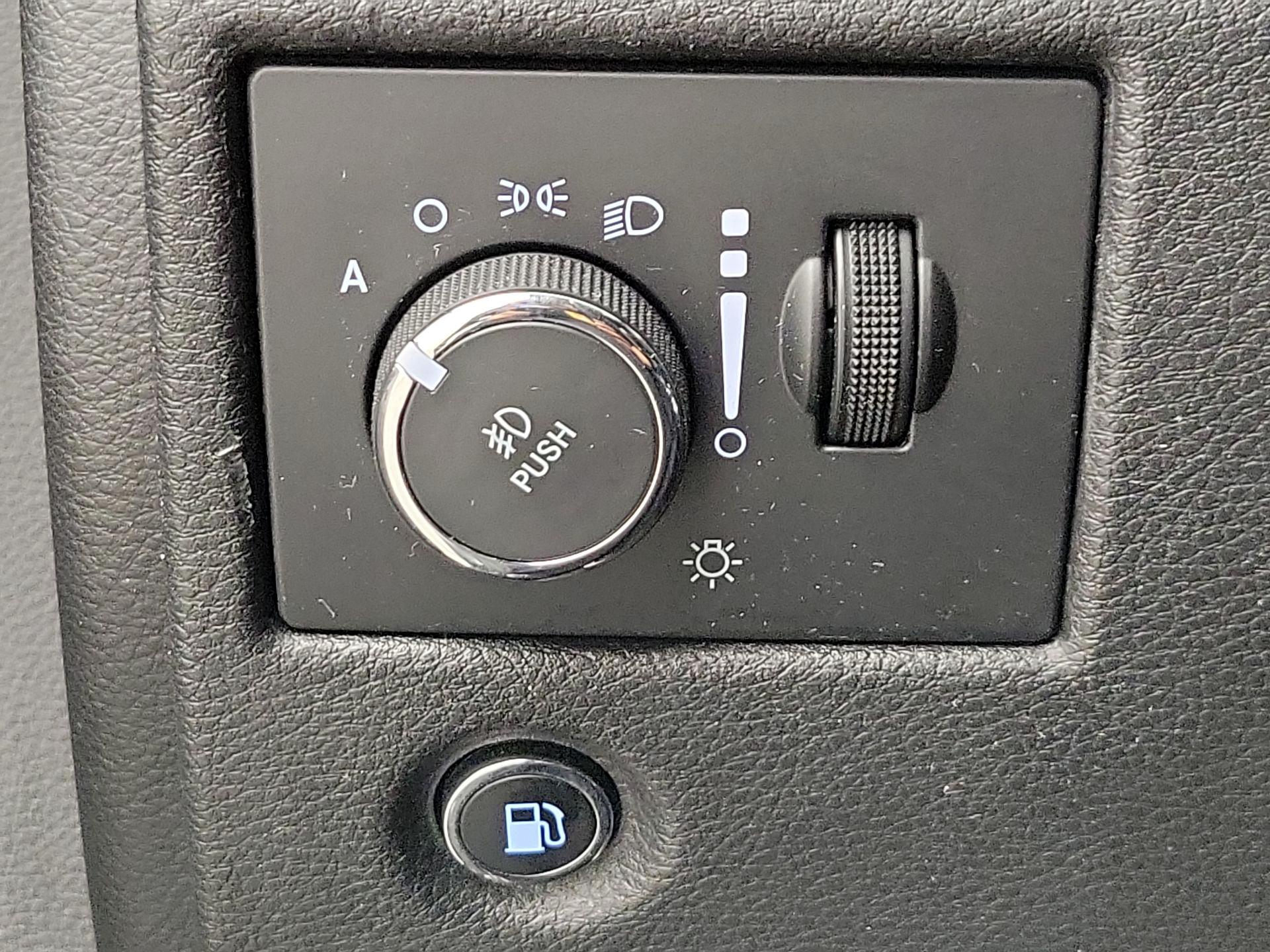 Thumbnail: 2017 Jeep Grand Cherokee - 13