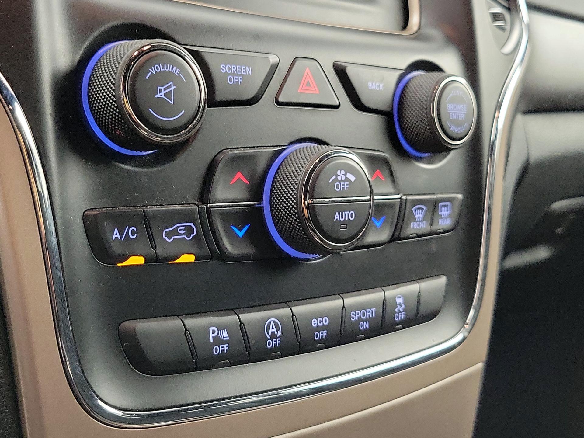 Thumbnail: 2017 Jeep Grand Cherokee - 16