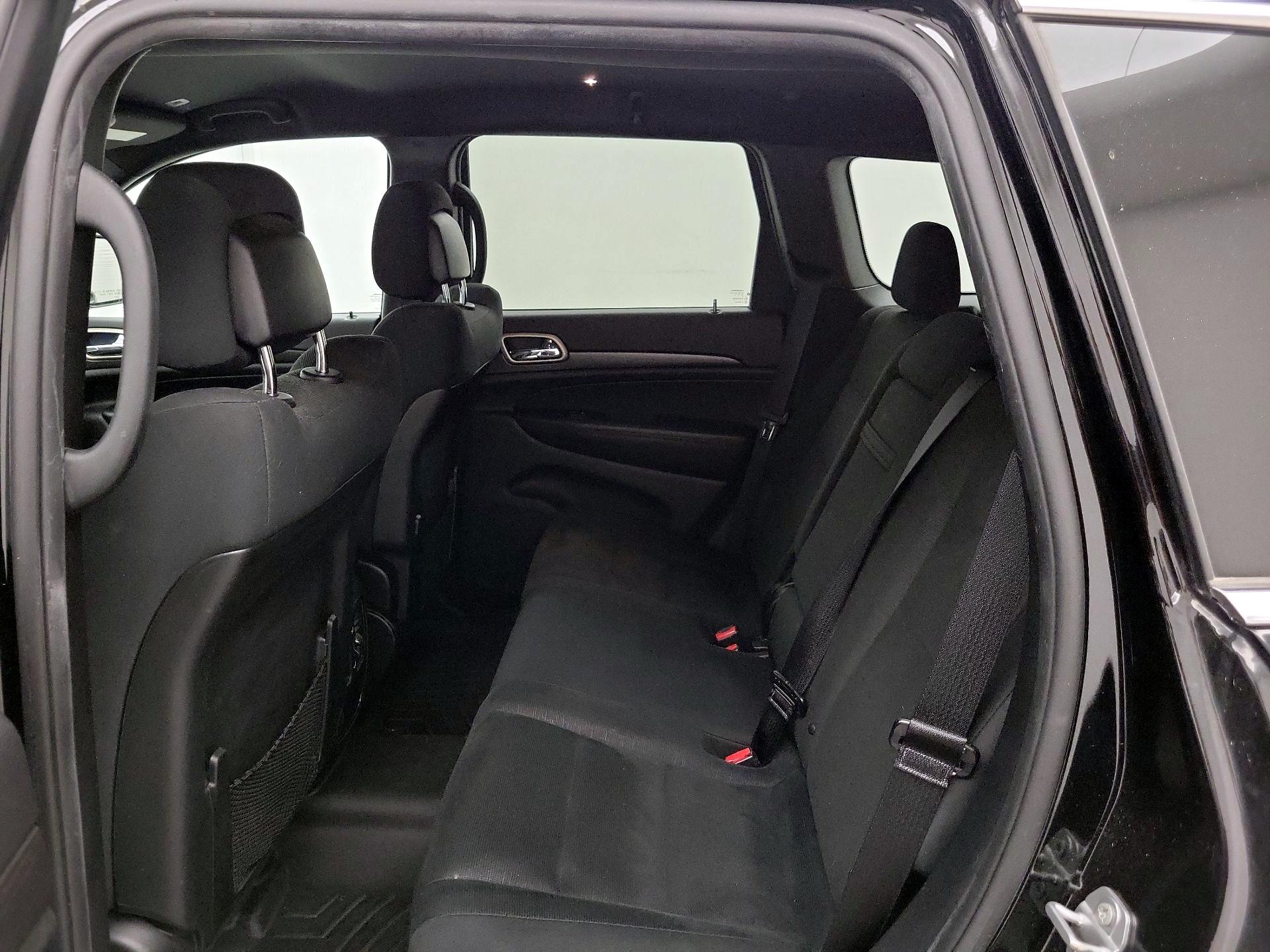 Thumbnail: 2017 Jeep Grand Cherokee - 19