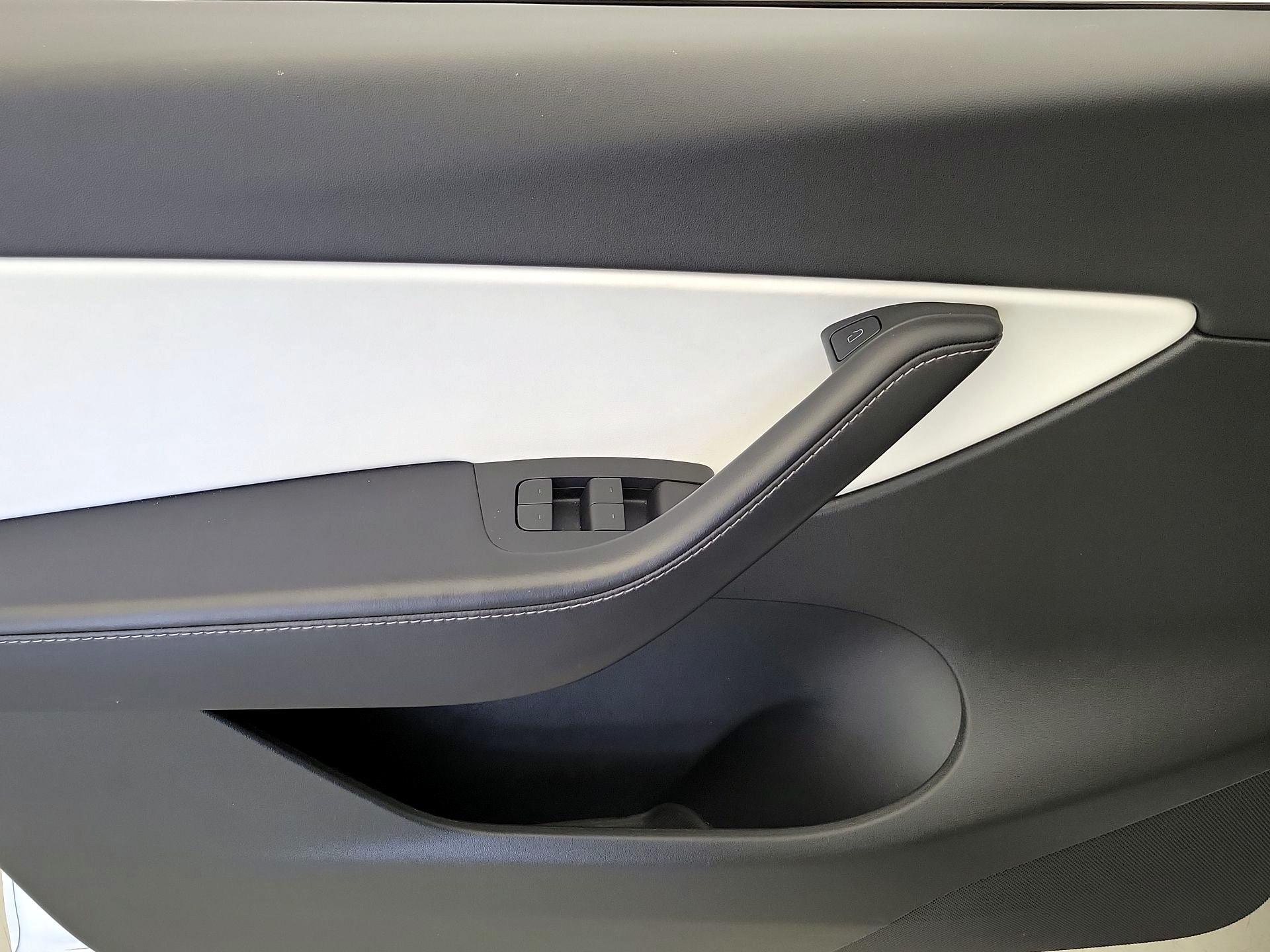 Thumbnail: 2022 Tesla Model Y - 12