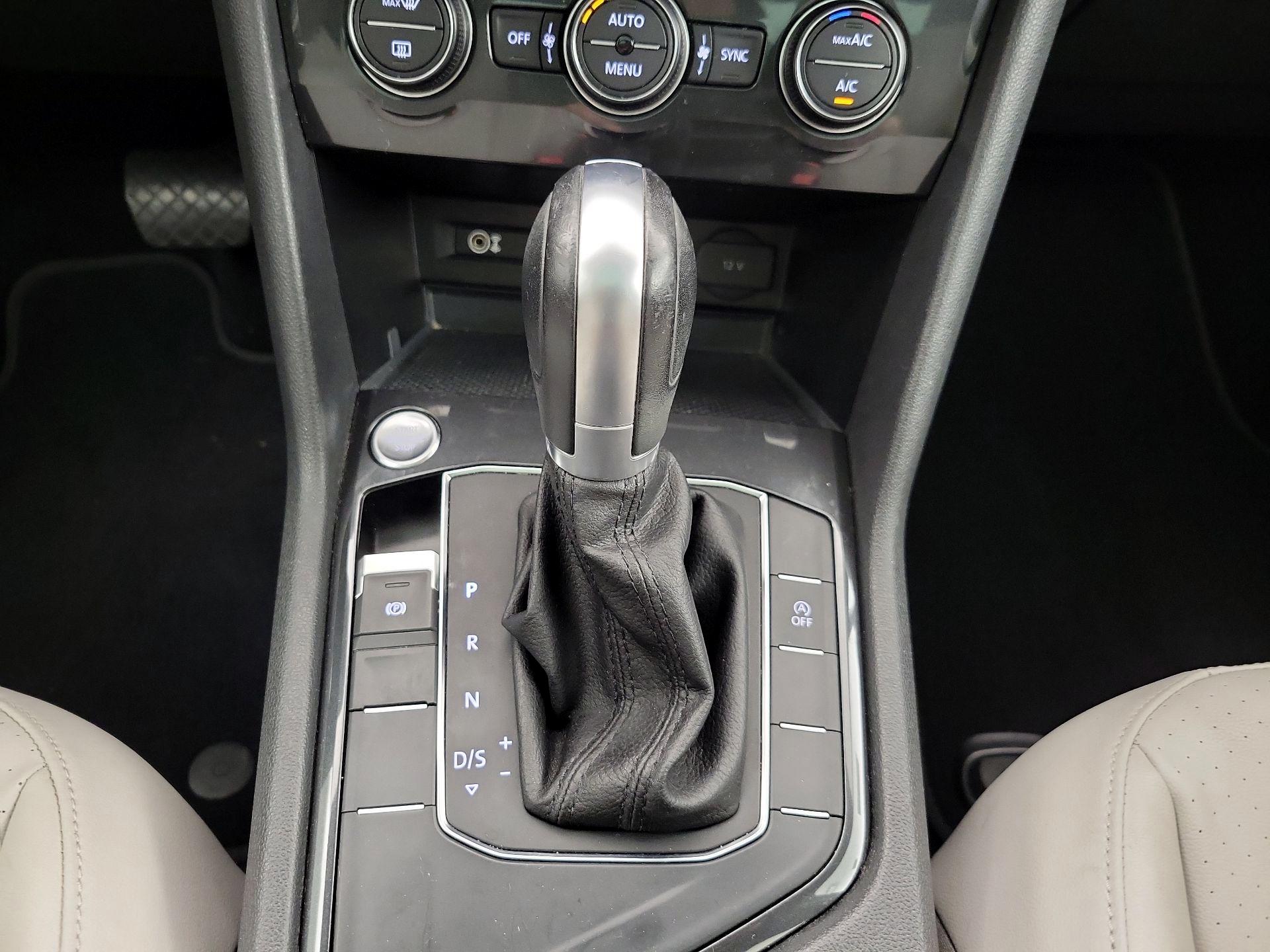 Thumbnail: 2018 Volkswagen Tiguan - 18