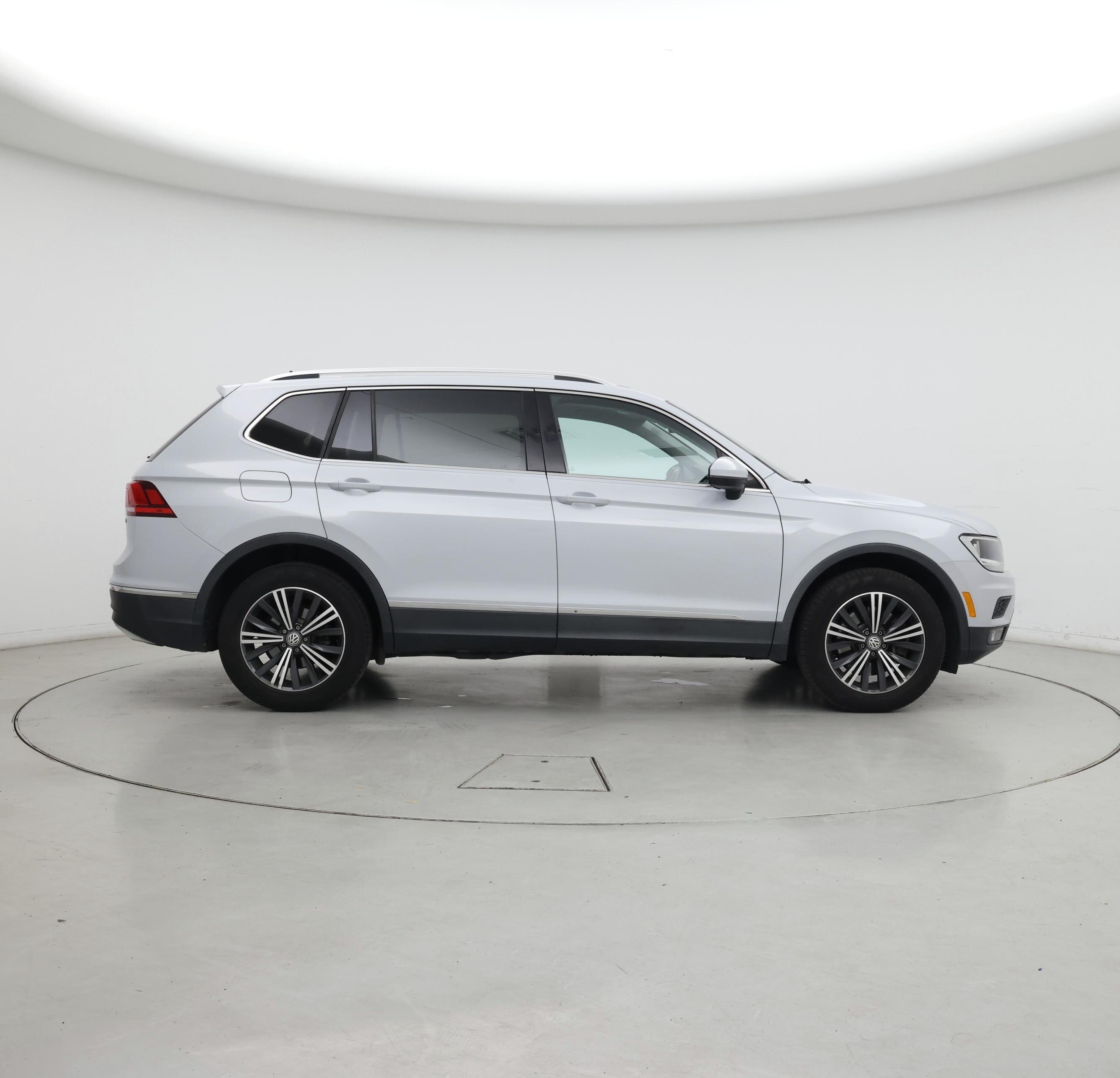 Thumbnail: 2018 Volkswagen Tiguan - 7