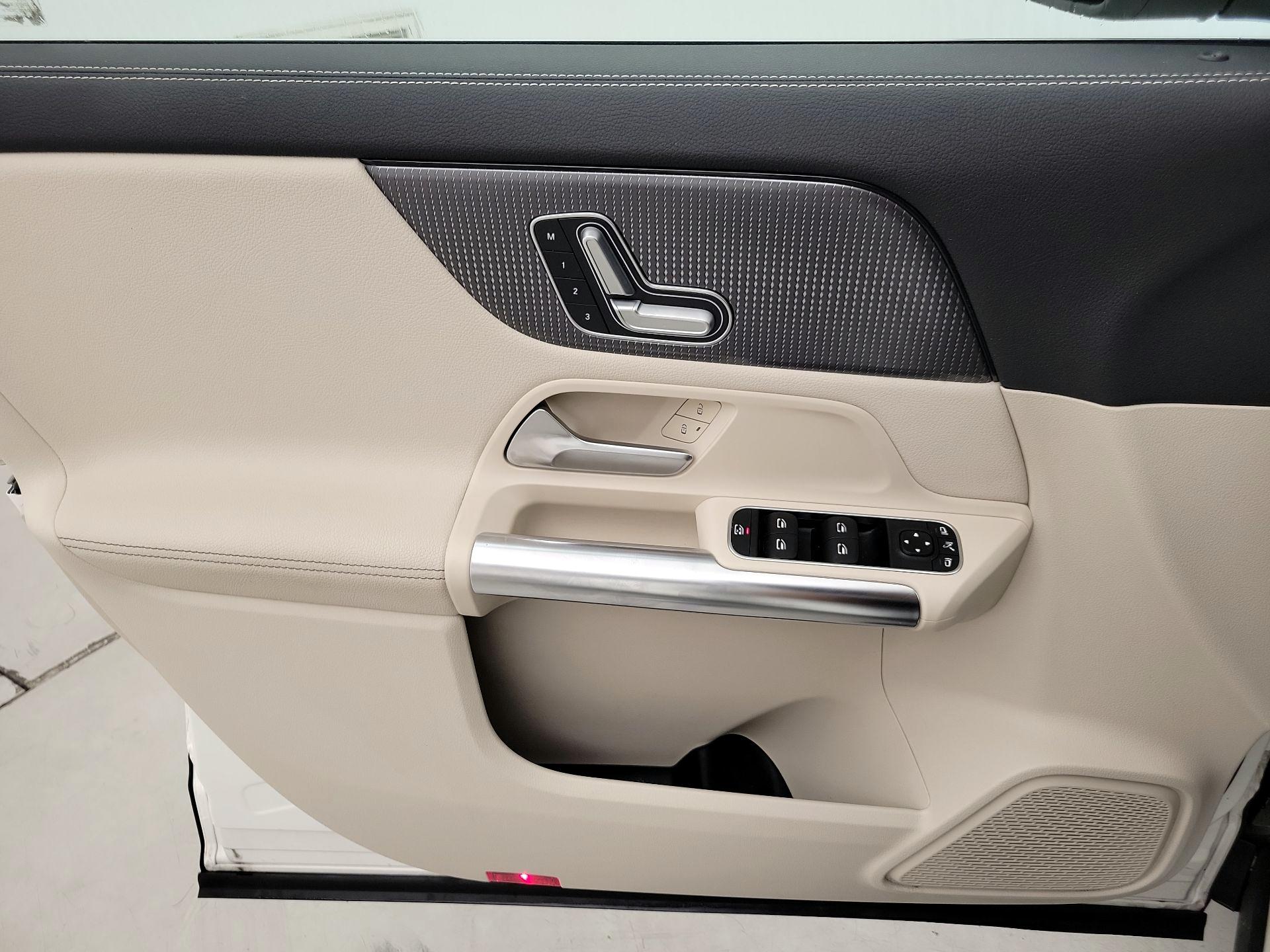 Thumbnail: 2022 Mercedes-Benz GLA - 12