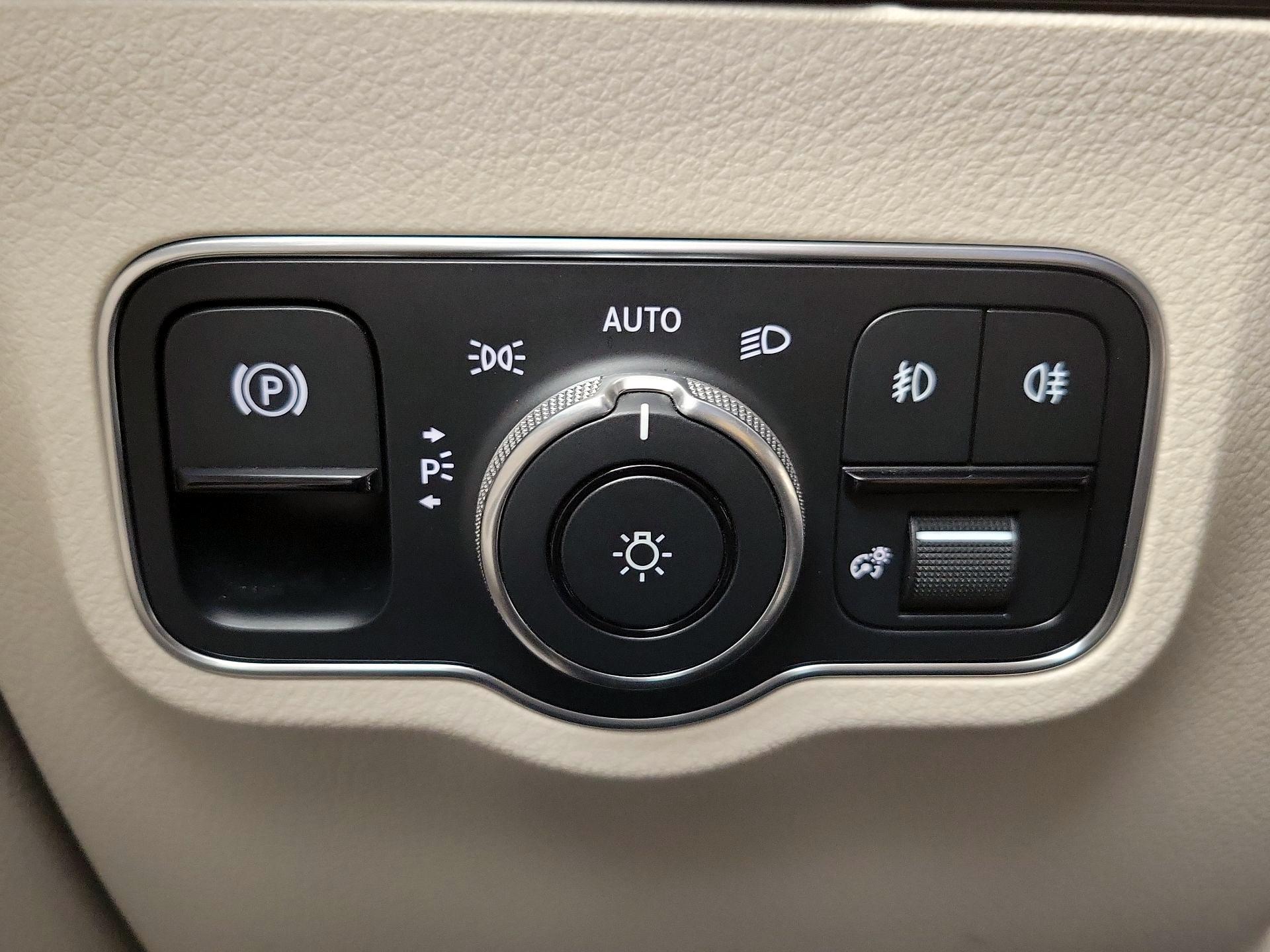 Thumbnail: 2022 Mercedes-Benz GLA - 13