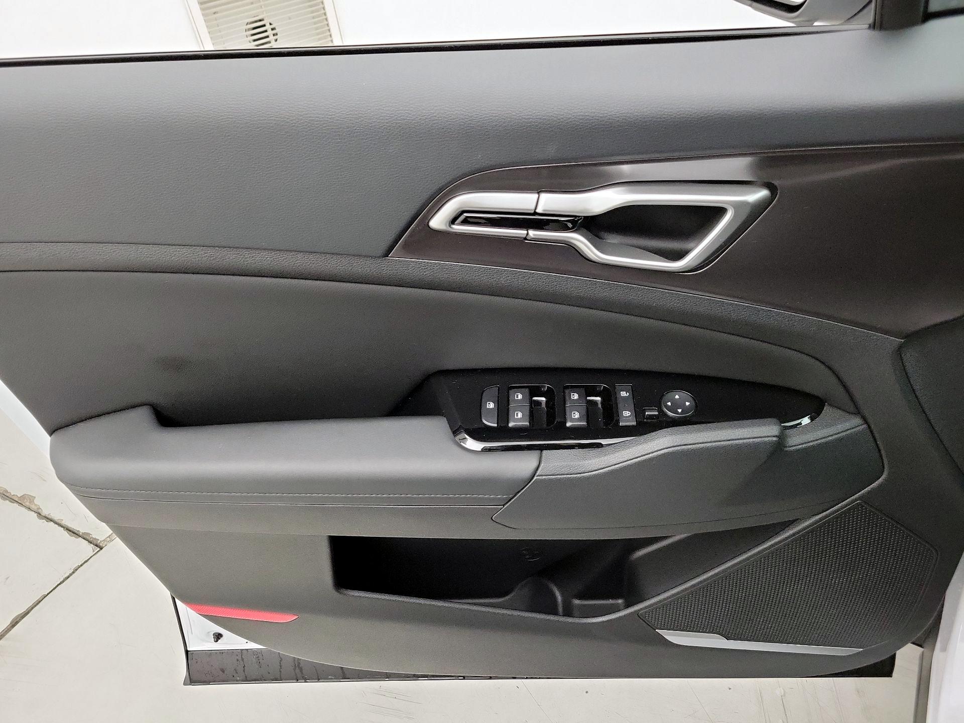 Thumbnail: 2024 Kia Sportage - 12