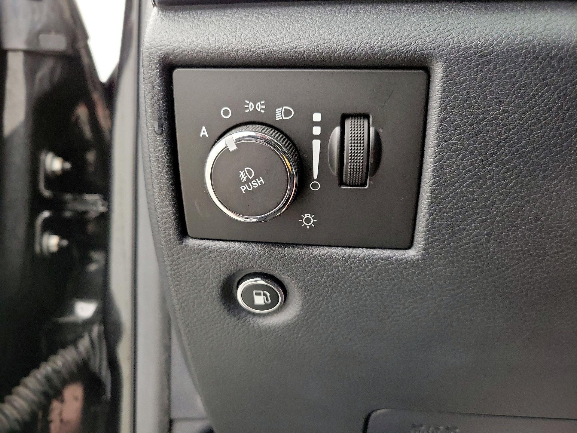 Thumbnail: 2014 Jeep Grand Cherokee - 13