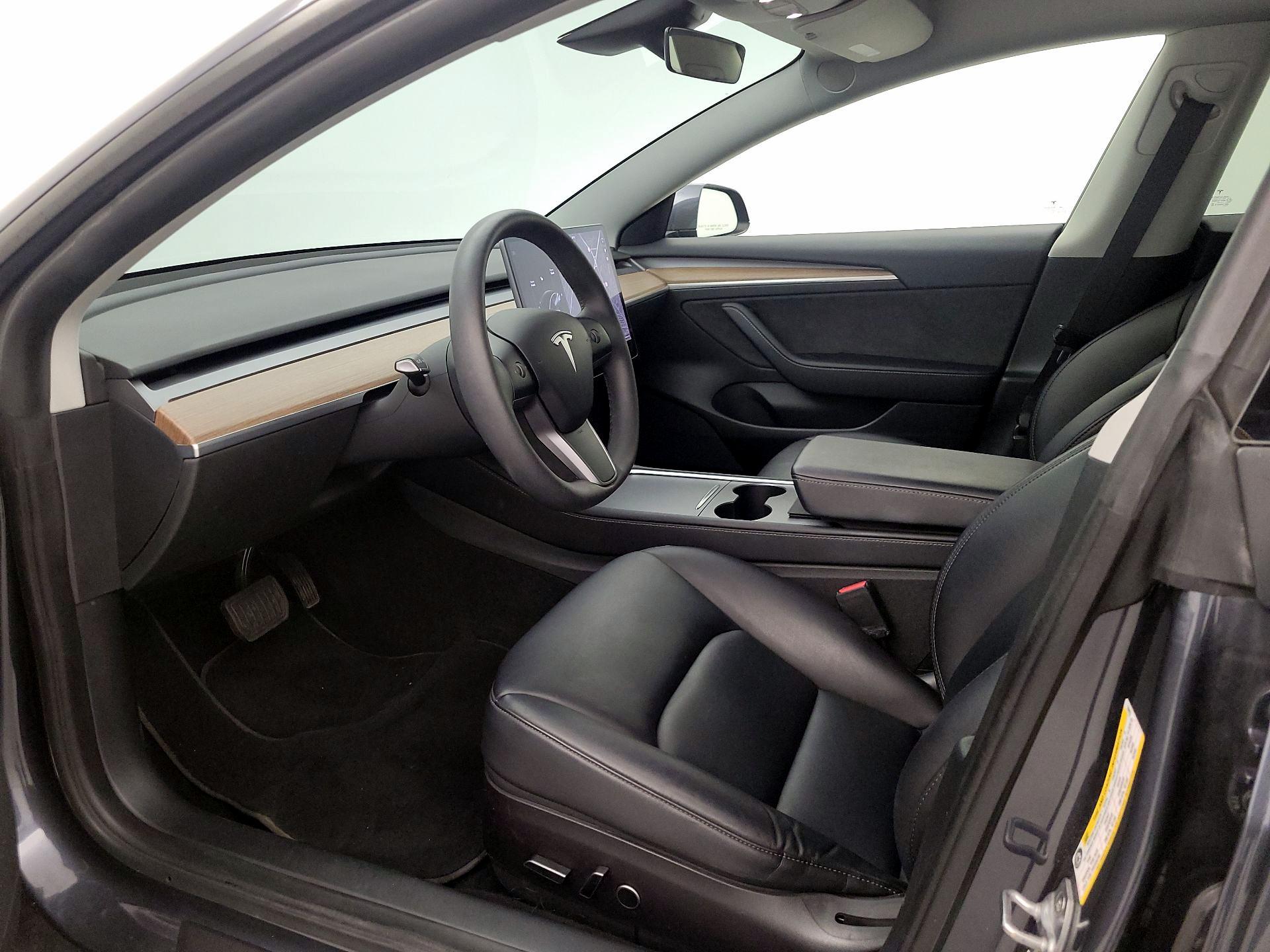 Thumbnail: 2022 Tesla Model 3 - 11