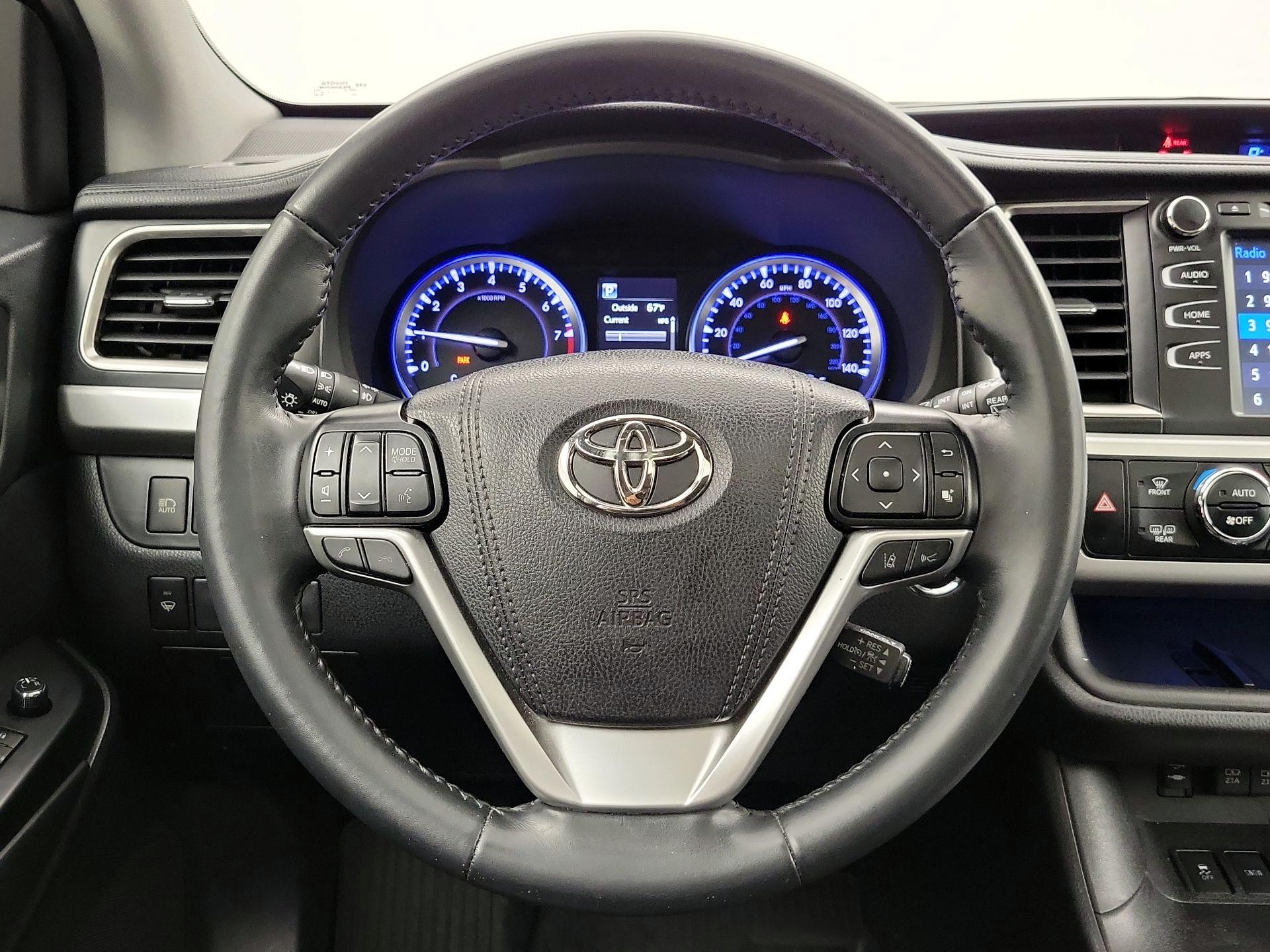 Thumbnail: 2019 Toyota Highlander - 10