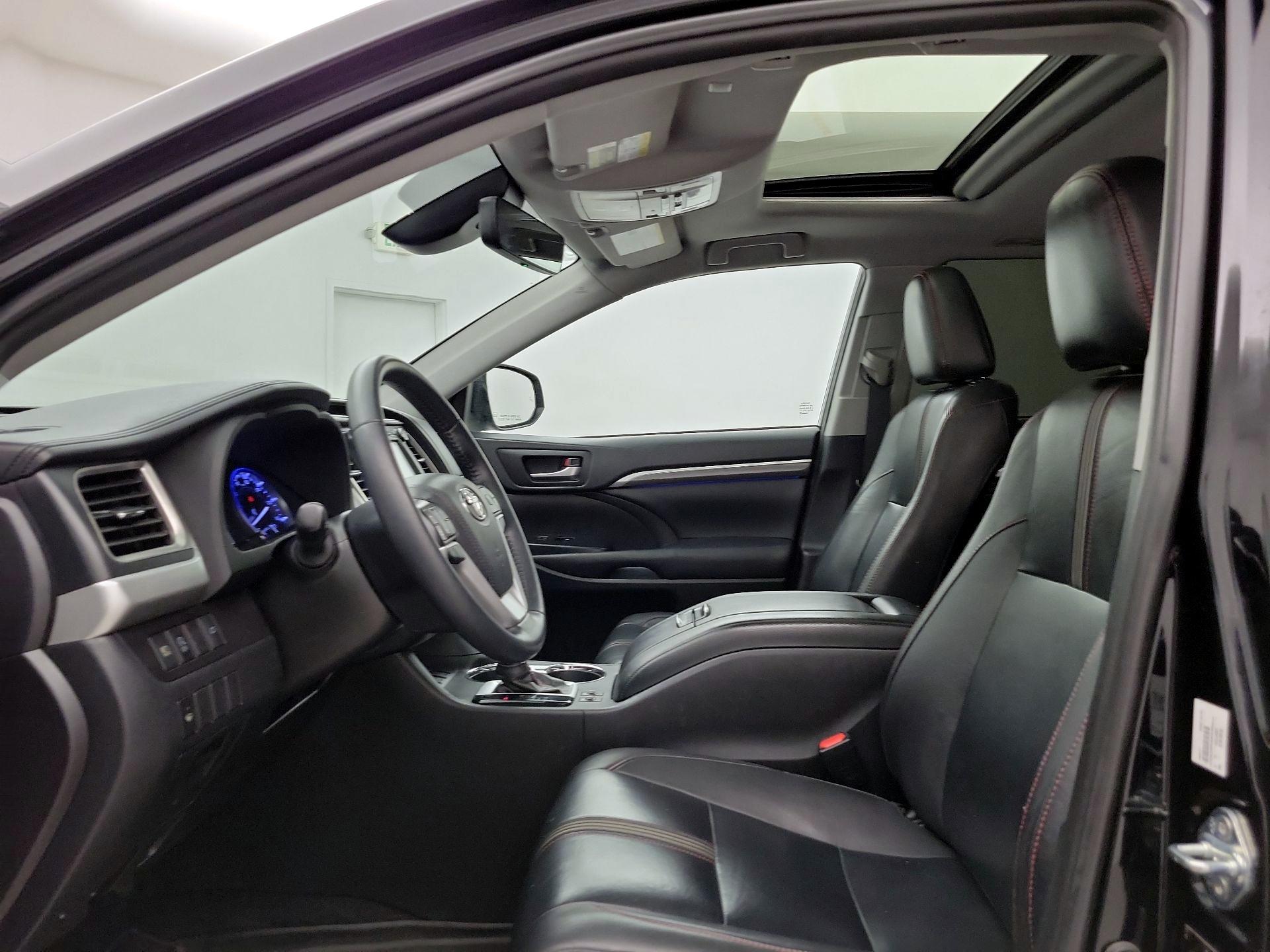 Thumbnail: 2019 Toyota Highlander - 19