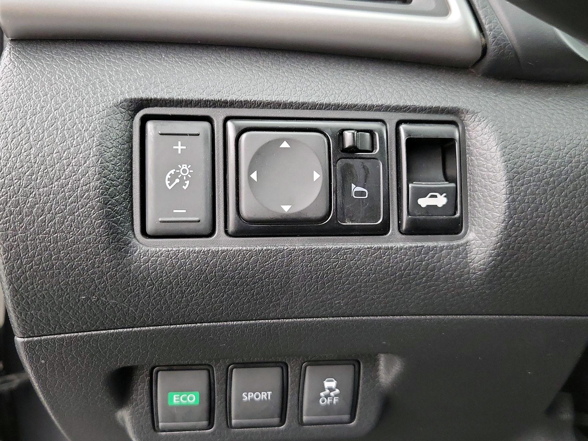 Thumbnail: 2018 Nissan Sentra - 13