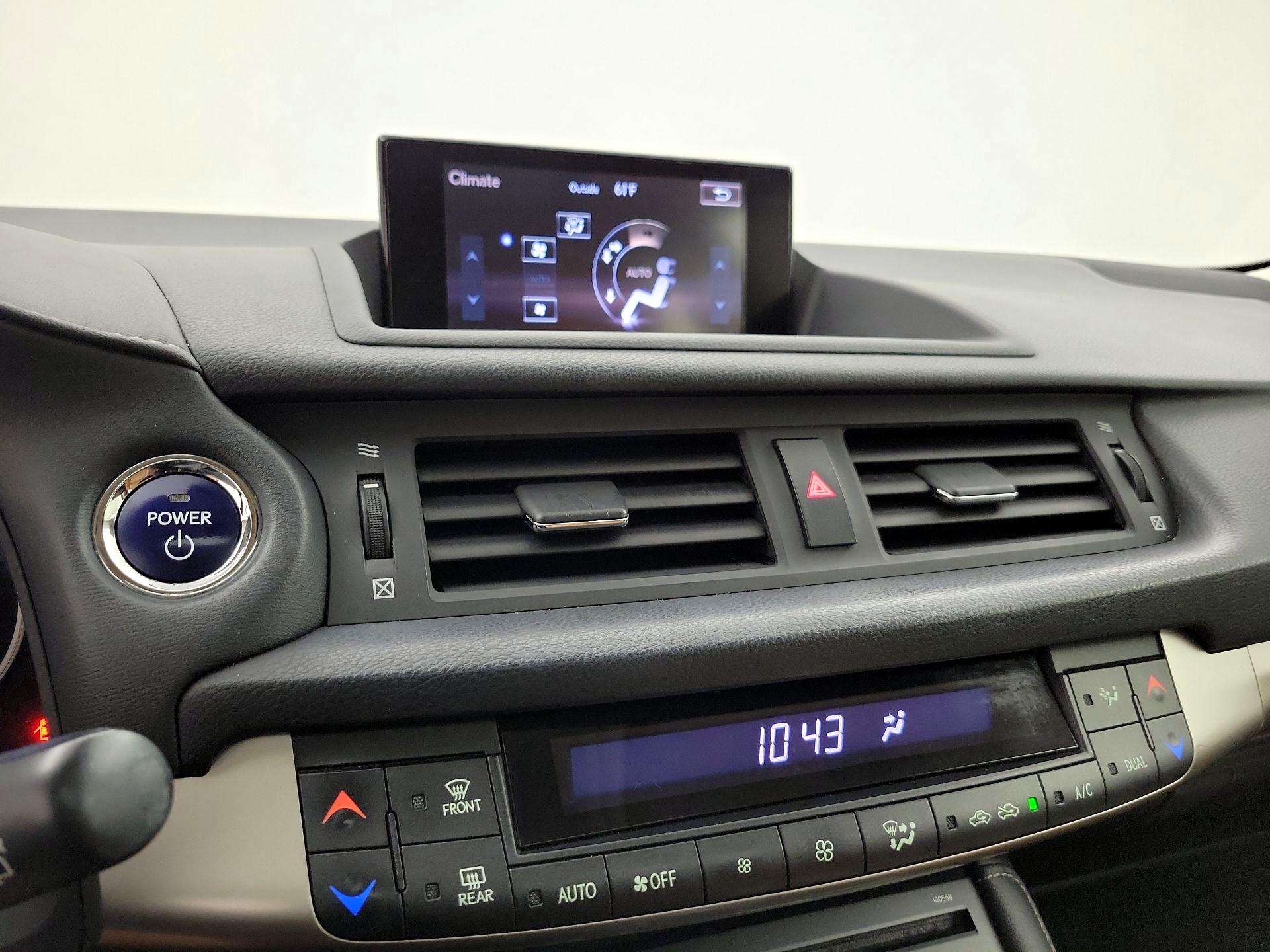 Thumbnail: 2017 Lexus CT - 17