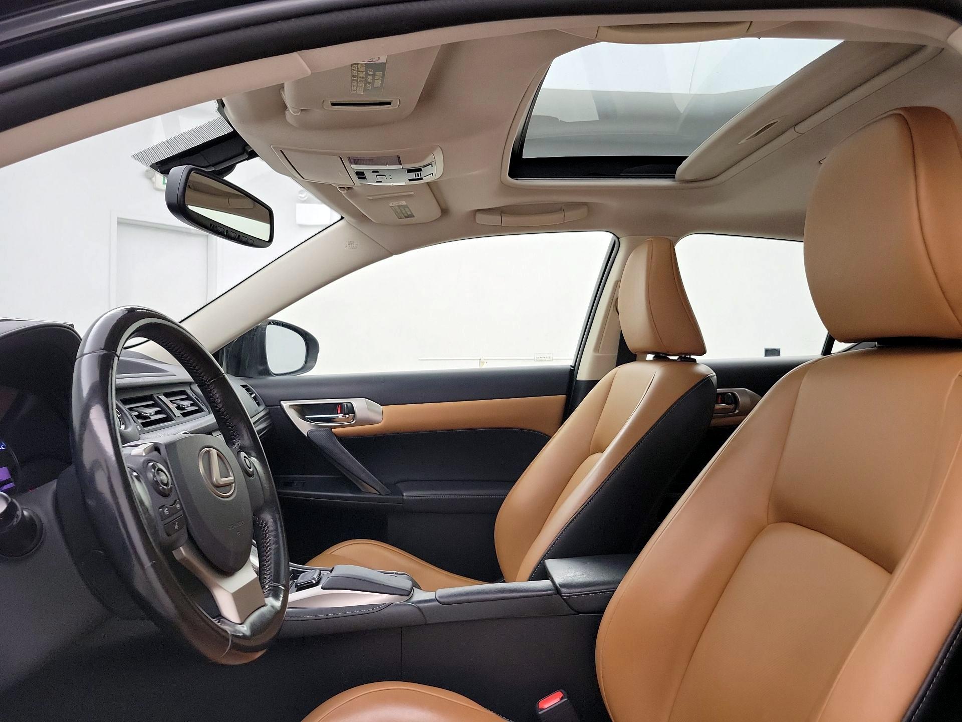 Thumbnail: 2017 Lexus CT - 20