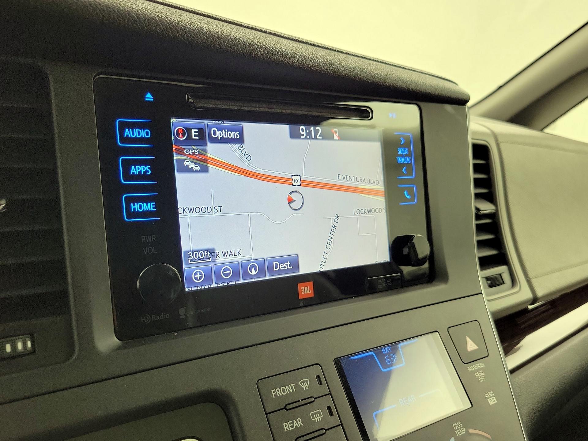 Thumbnail: 2015 Toyota Sienna - 14