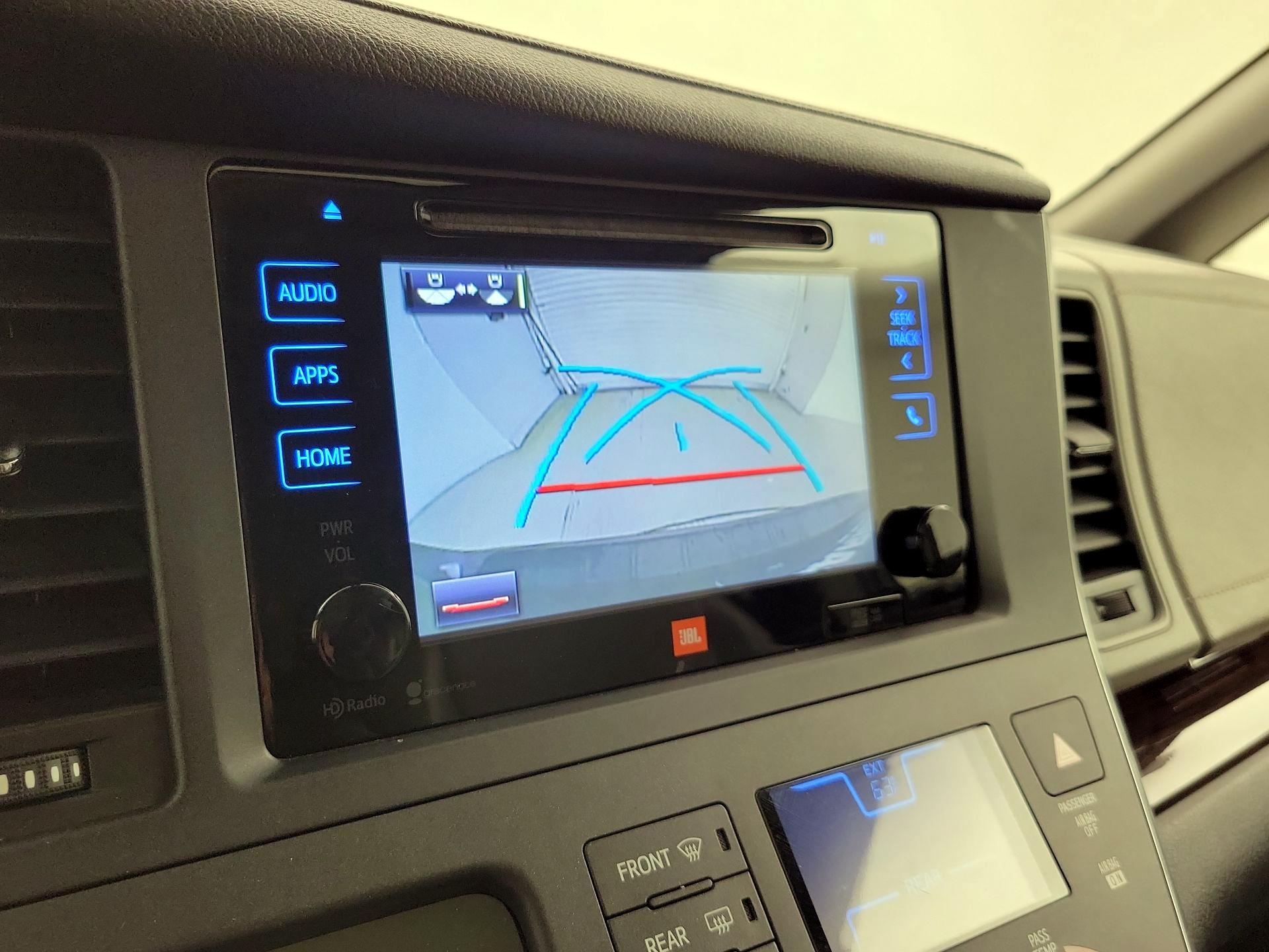 Thumbnail: 2015 Toyota Sienna - 15