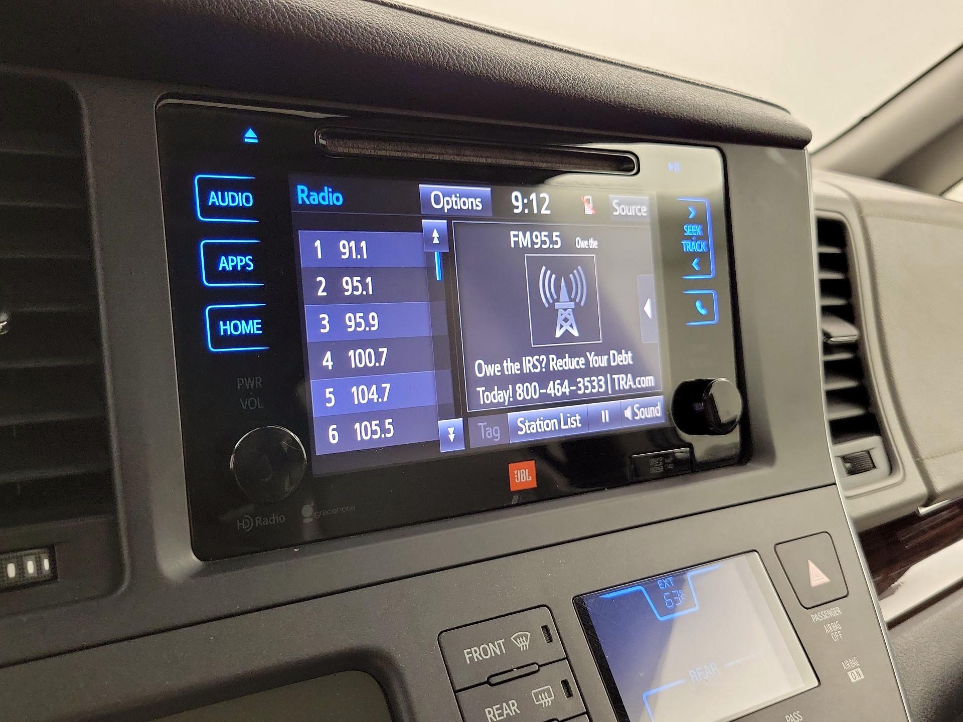 Thumbnail: 2015 Toyota Sienna - 16