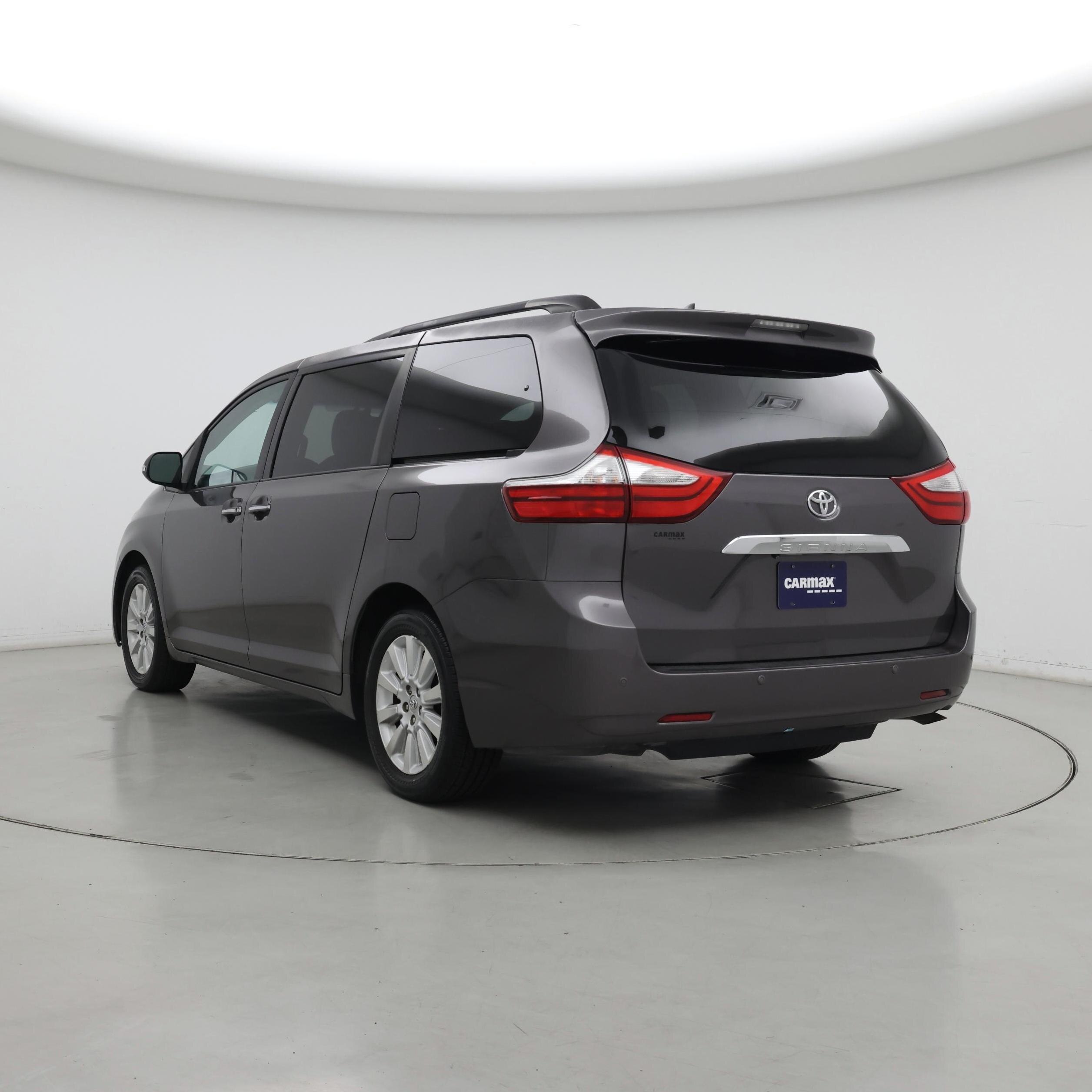 Thumbnail: 2015 Toyota Sienna - 2