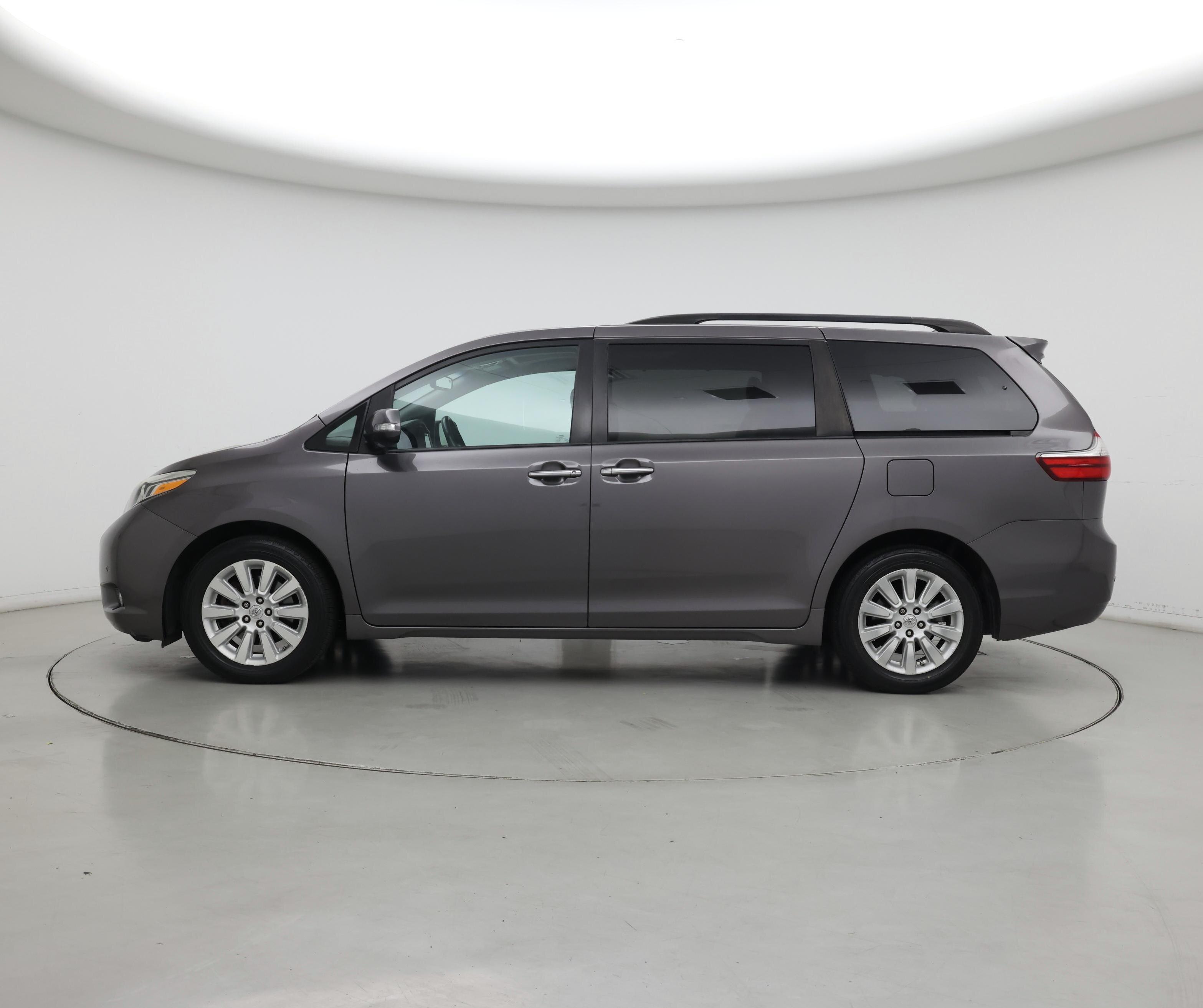Thumbnail: 2015 Toyota Sienna - 3