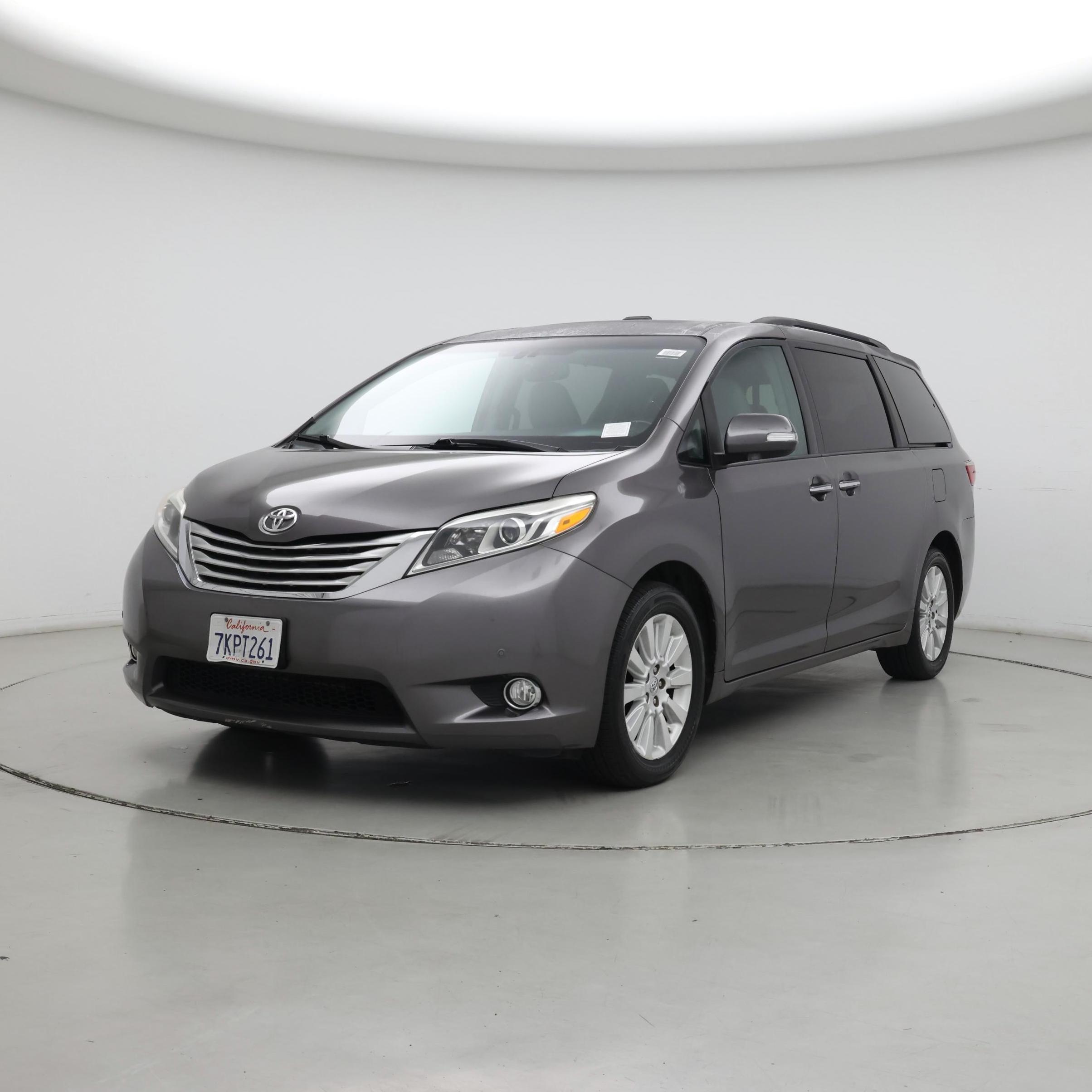 Thumbnail: 2015 Toyota Sienna - 4