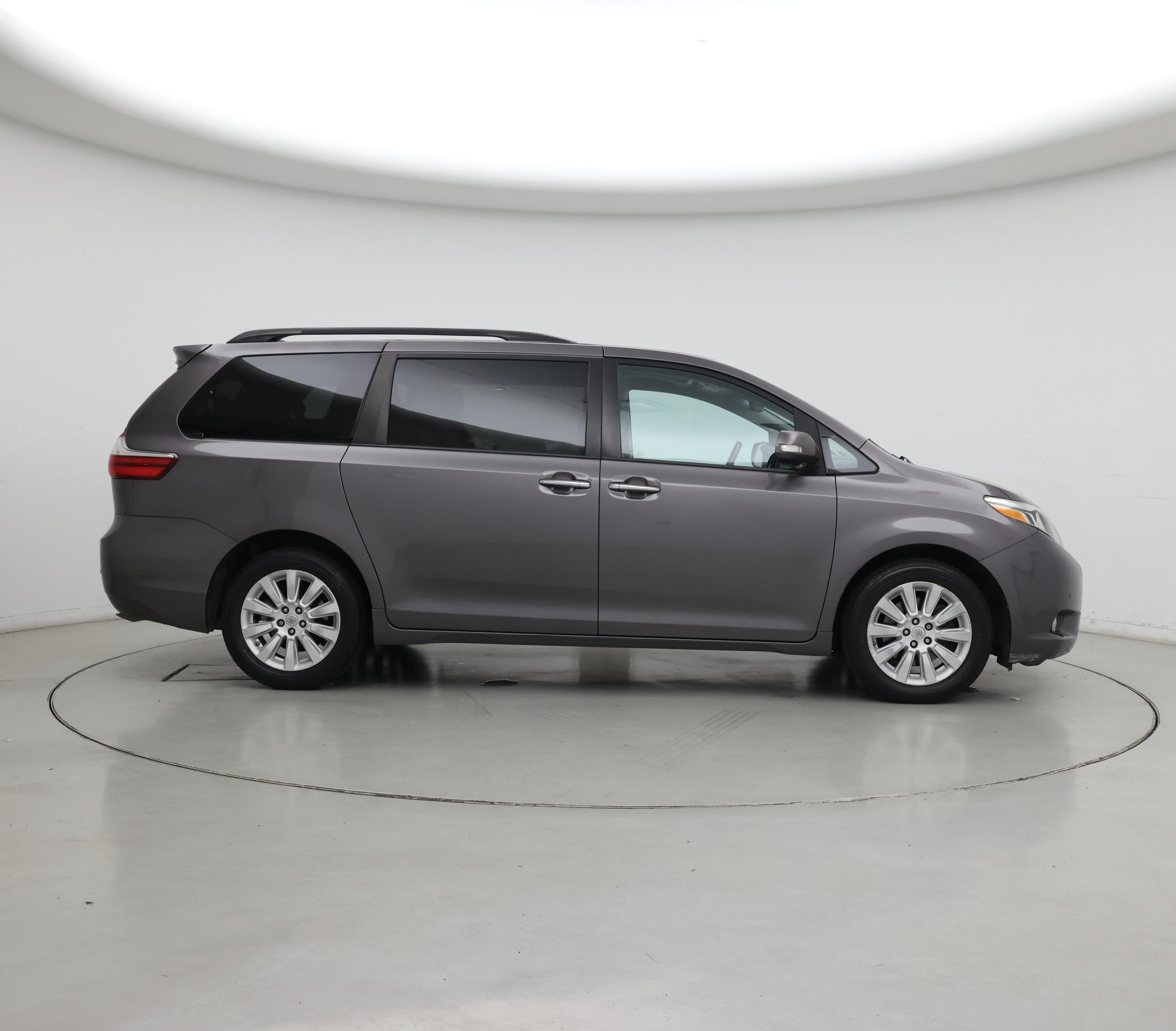 Thumbnail: 2015 Toyota Sienna - 7