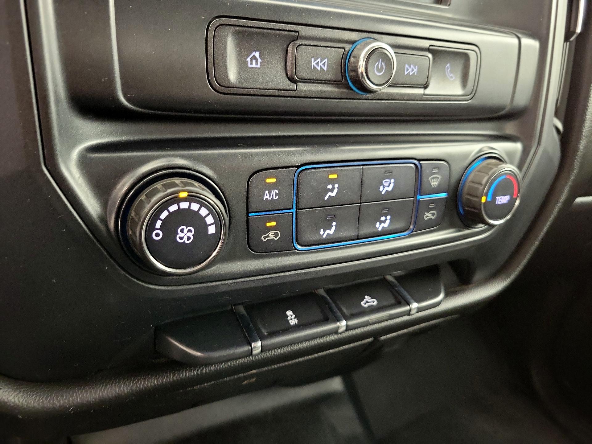 Thumbnail: 2018 Chevrolet Silverado 3500 - 16