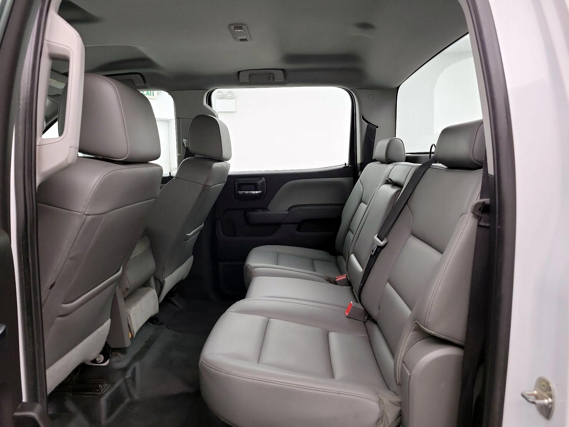 Thumbnail: 2018 Chevrolet Silverado 3500 - 19