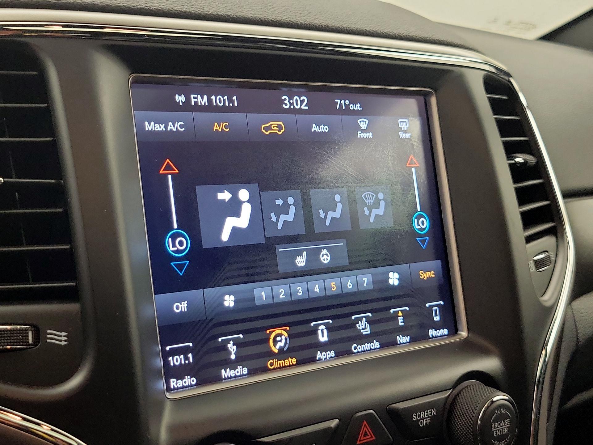 Thumbnail: 2018 Jeep Grand Cherokee - 17