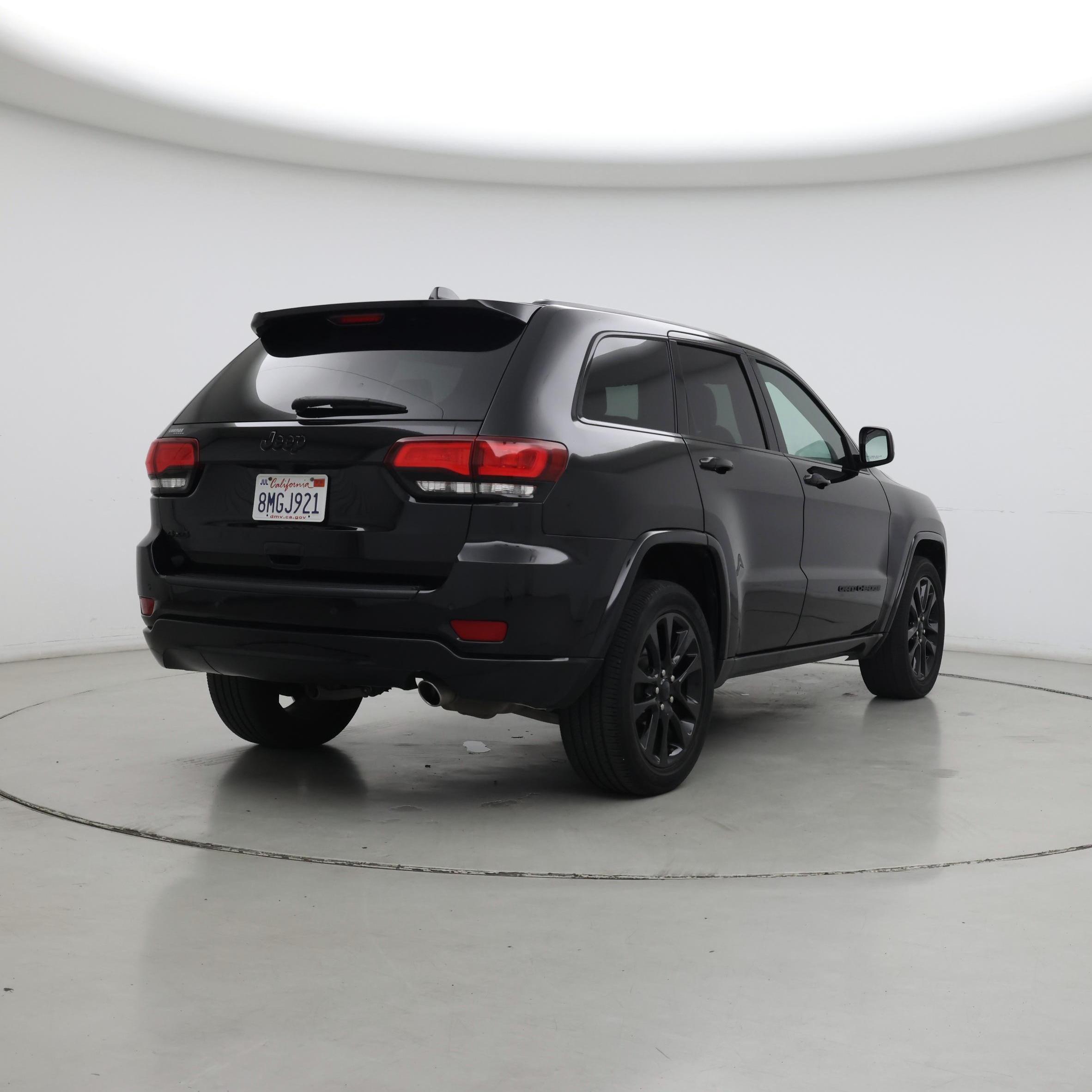 Thumbnail: 2018 Jeep Grand Cherokee - 8