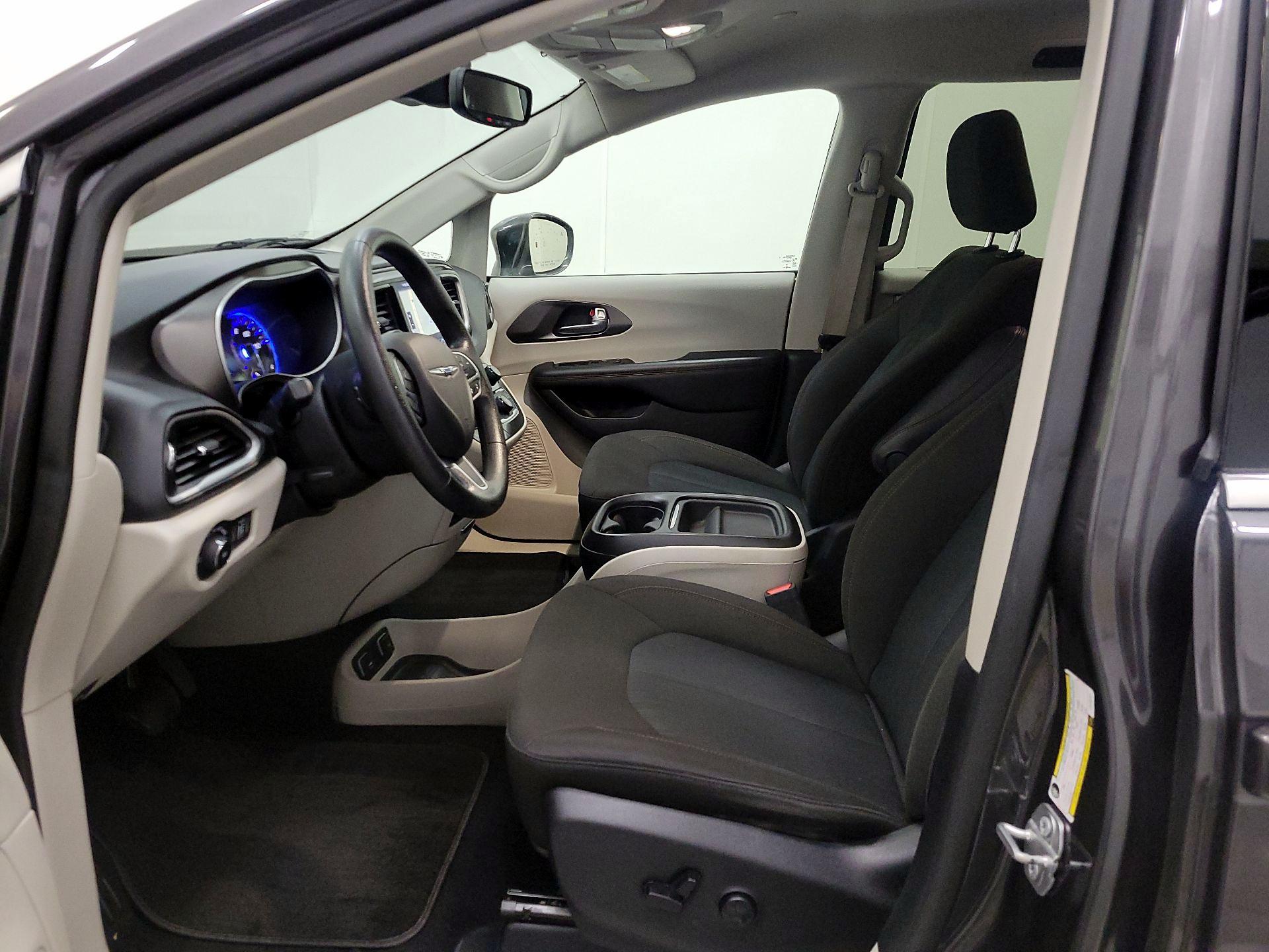 Thumbnail: 2020 Chrysler Pacifica - 11