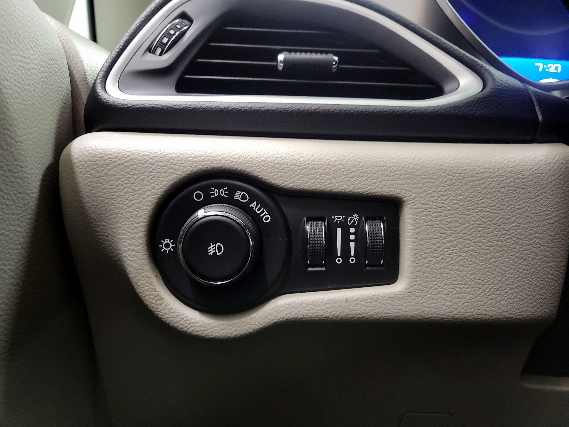 Thumbnail: 2020 Chrysler Pacifica - 13