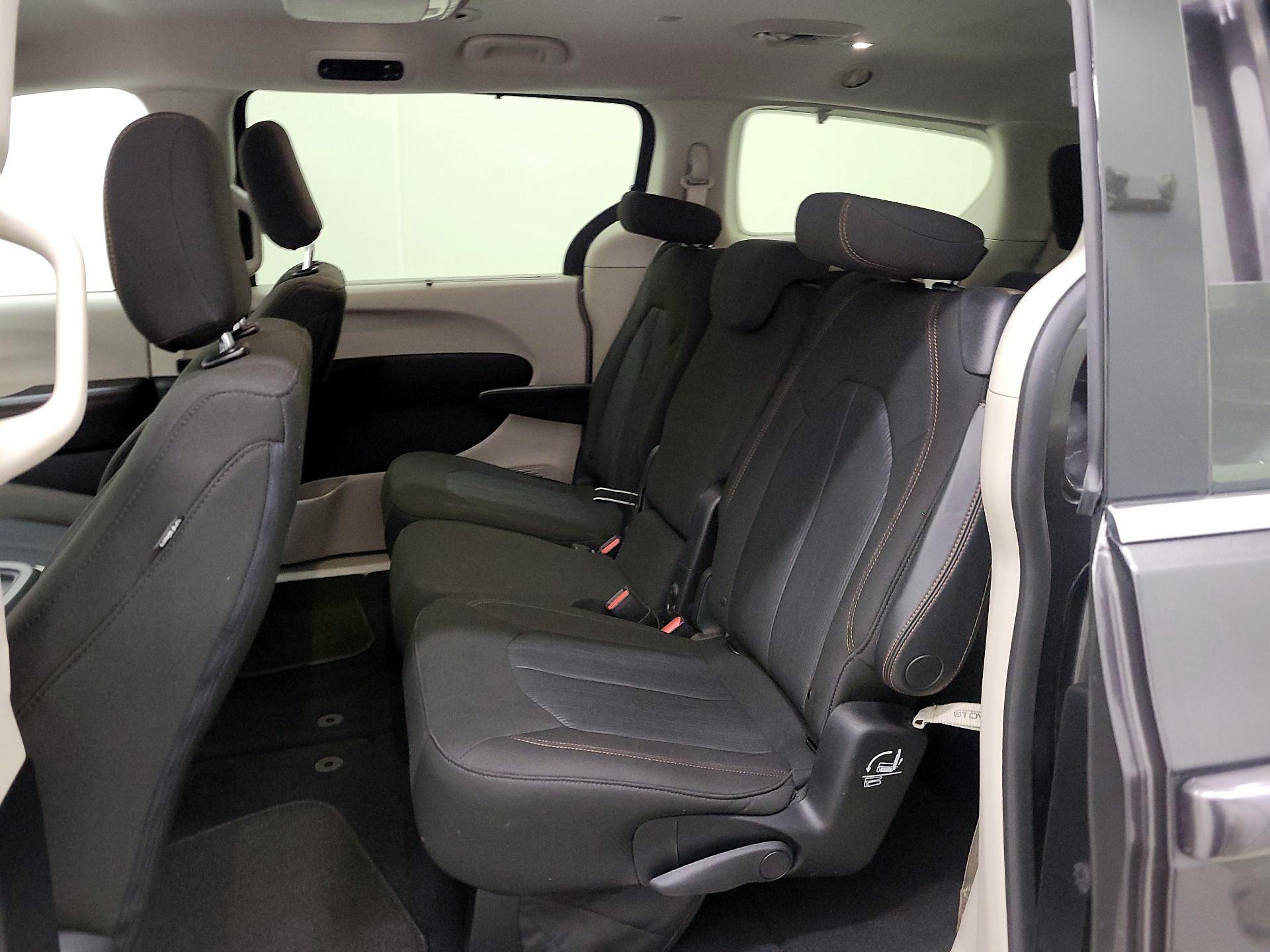 Thumbnail: 2020 Chrysler Pacifica - 20