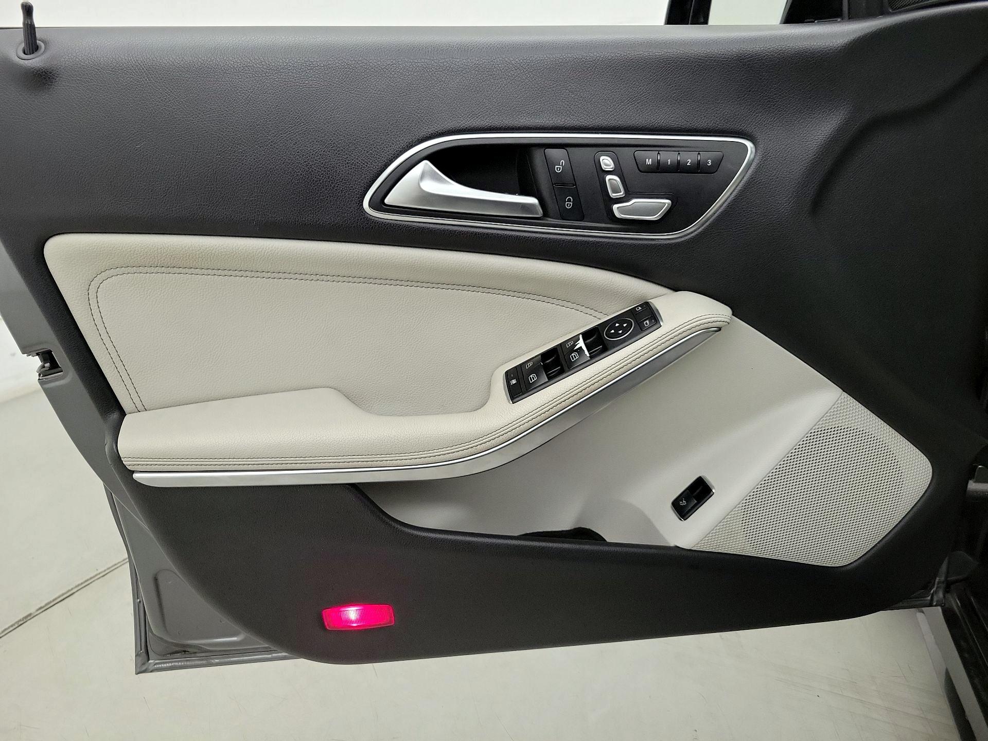 Thumbnail: 2019 Mercedes-Benz CLA - 12