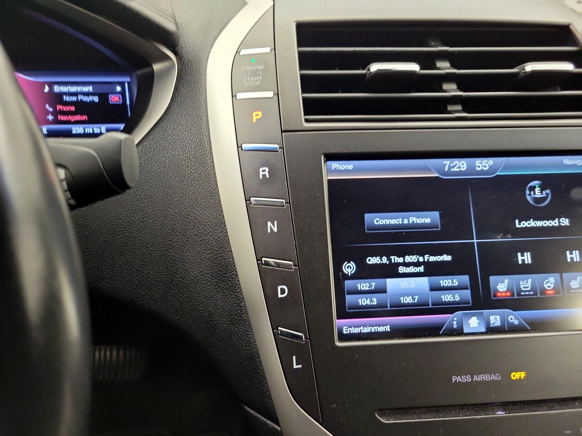 Thumbnail: 2016 Lincoln MKZ - 17