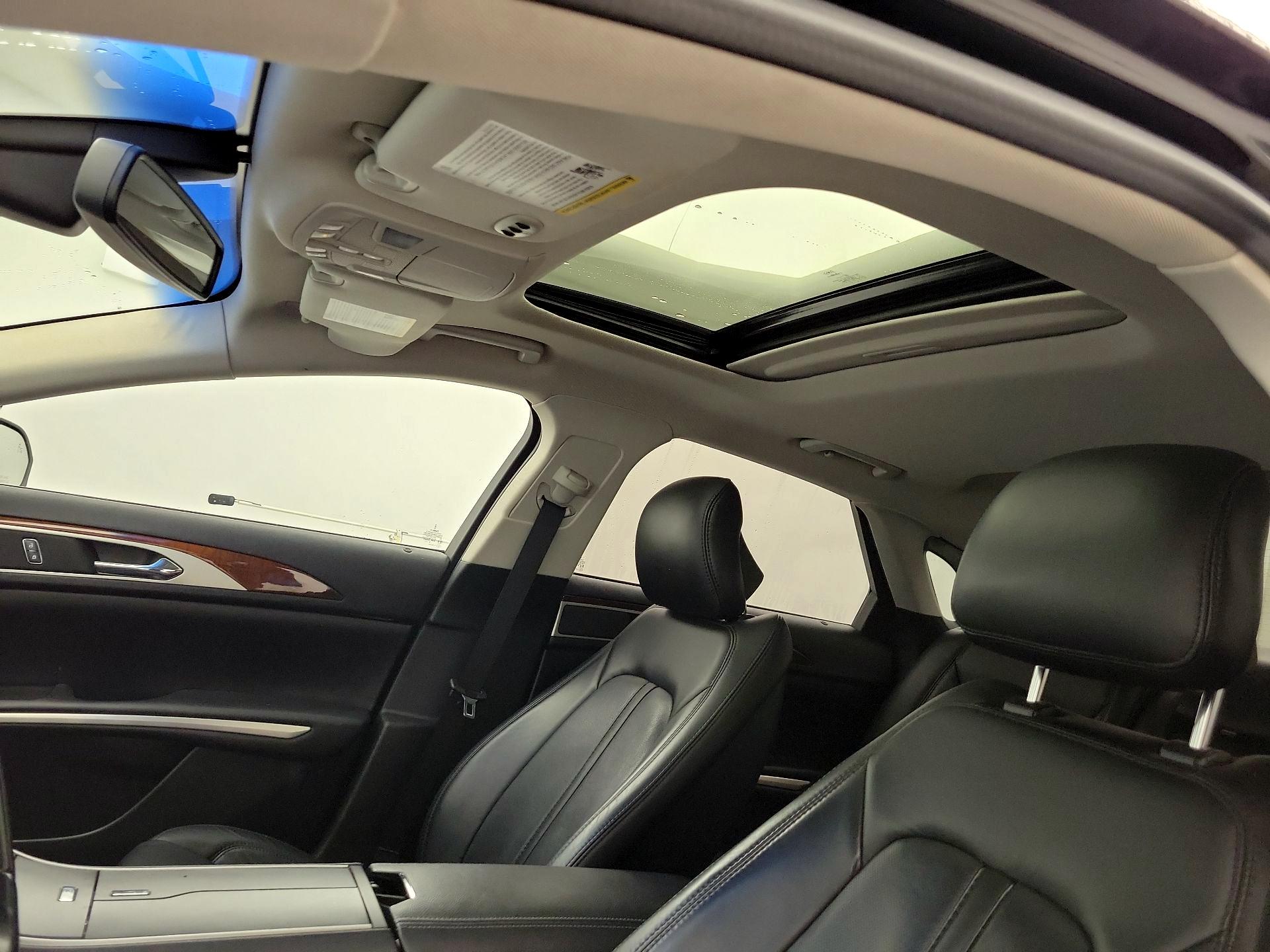 Thumbnail: 2016 Lincoln MKZ - 19