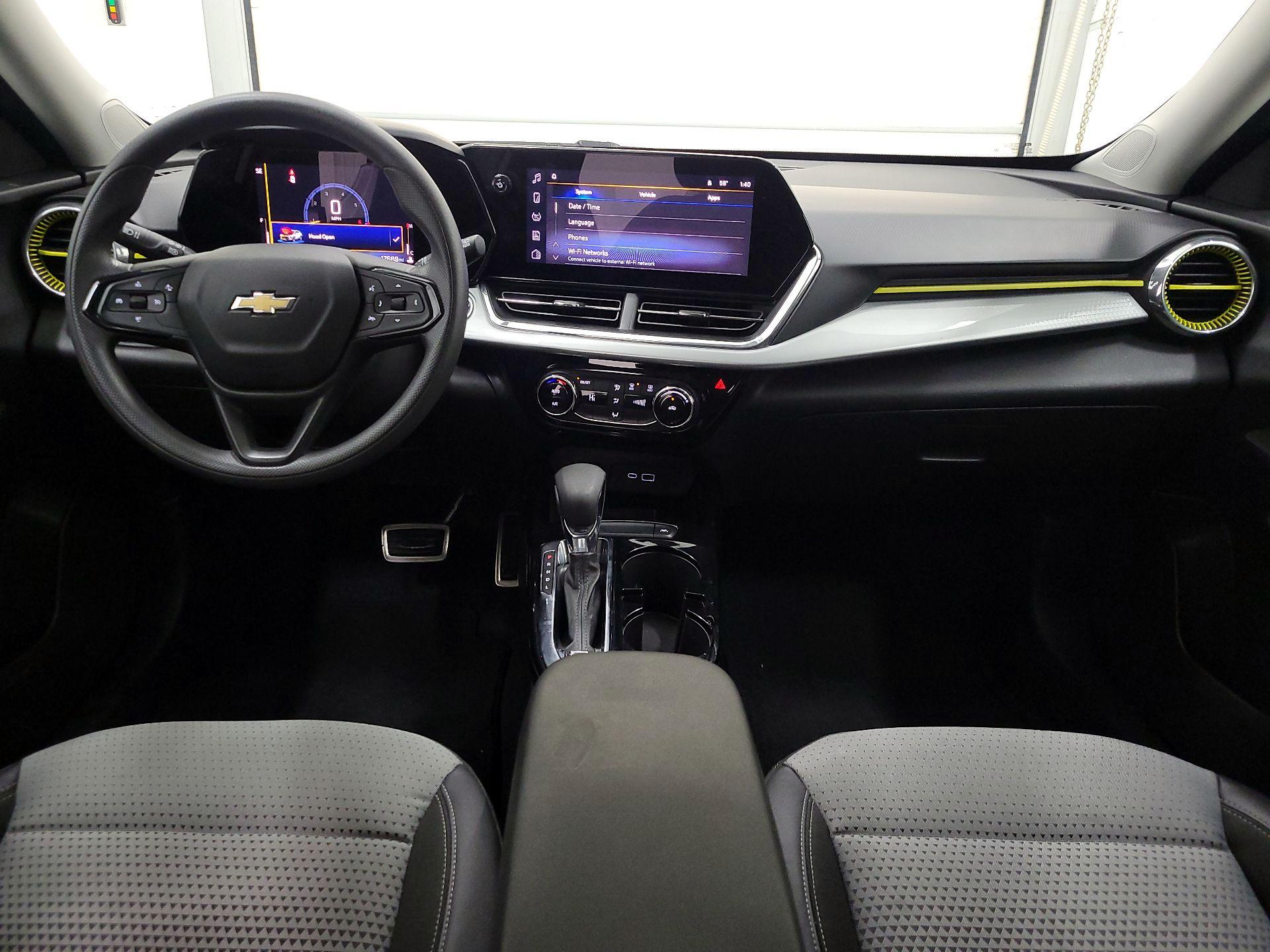 Thumbnail: 2025 Chevrolet Trax - 9