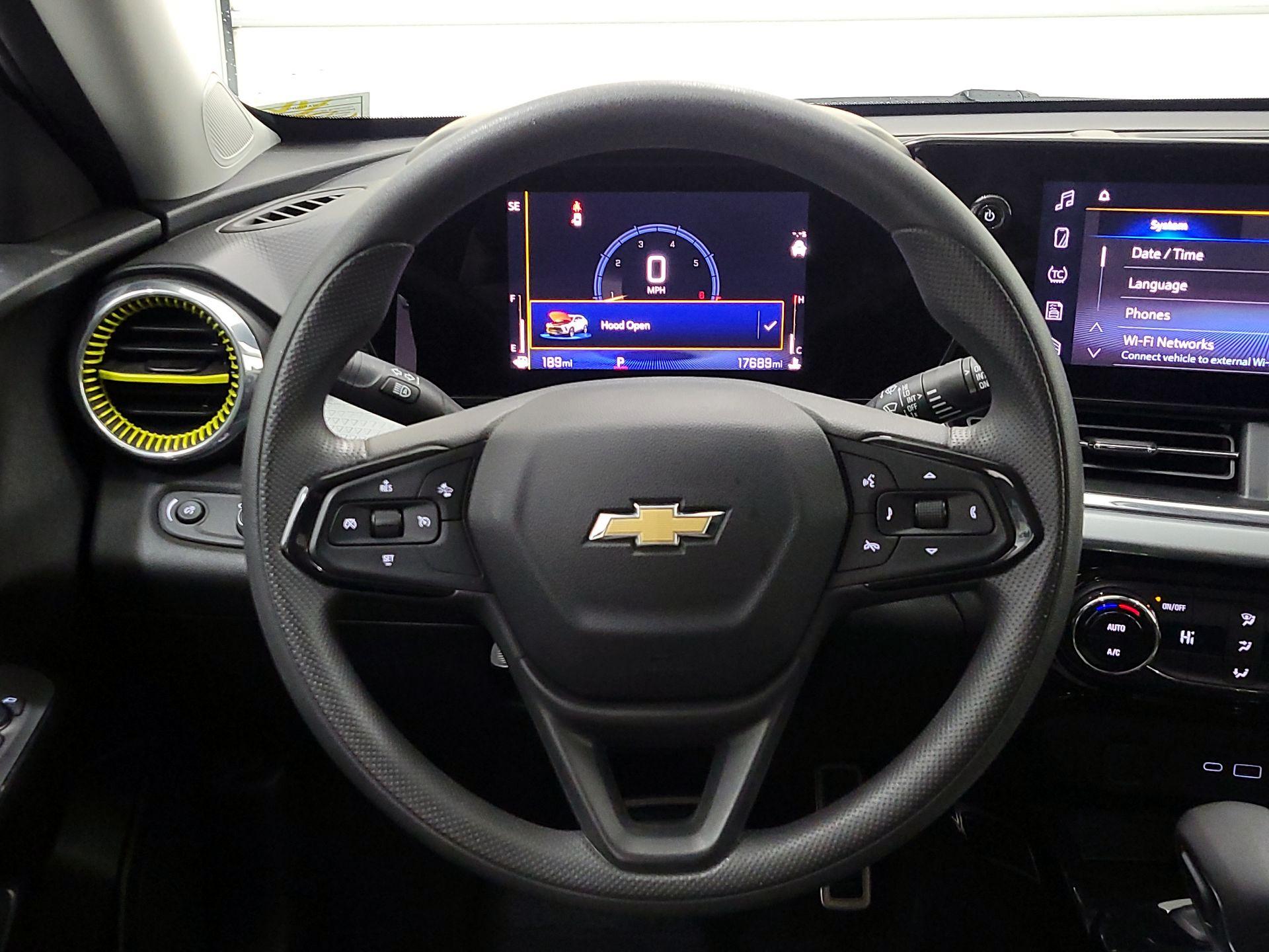 Thumbnail: 2025 Chevrolet Trax - 10