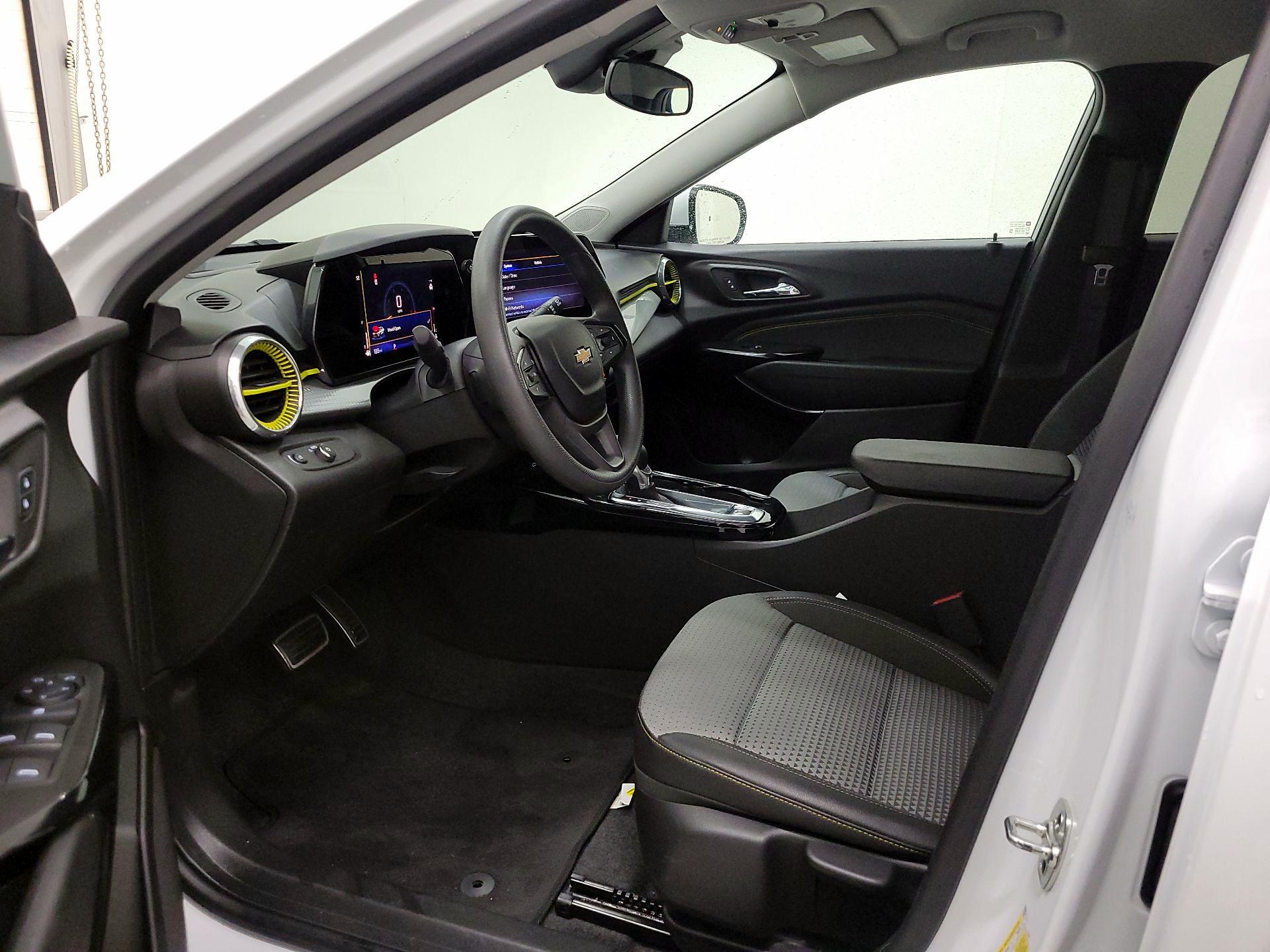 Thumbnail: 2025 Chevrolet Trax - 11