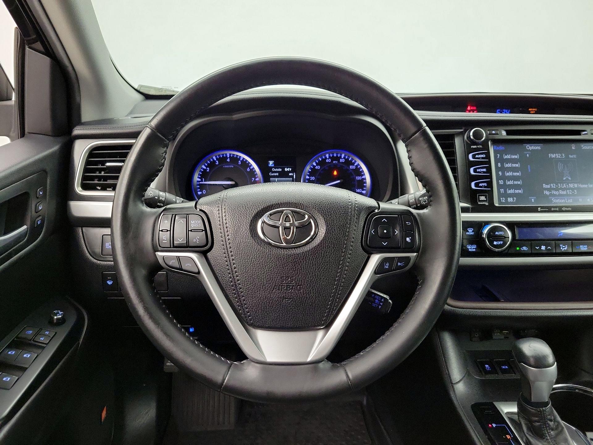 Thumbnail: 2019 Toyota Highlander - 10