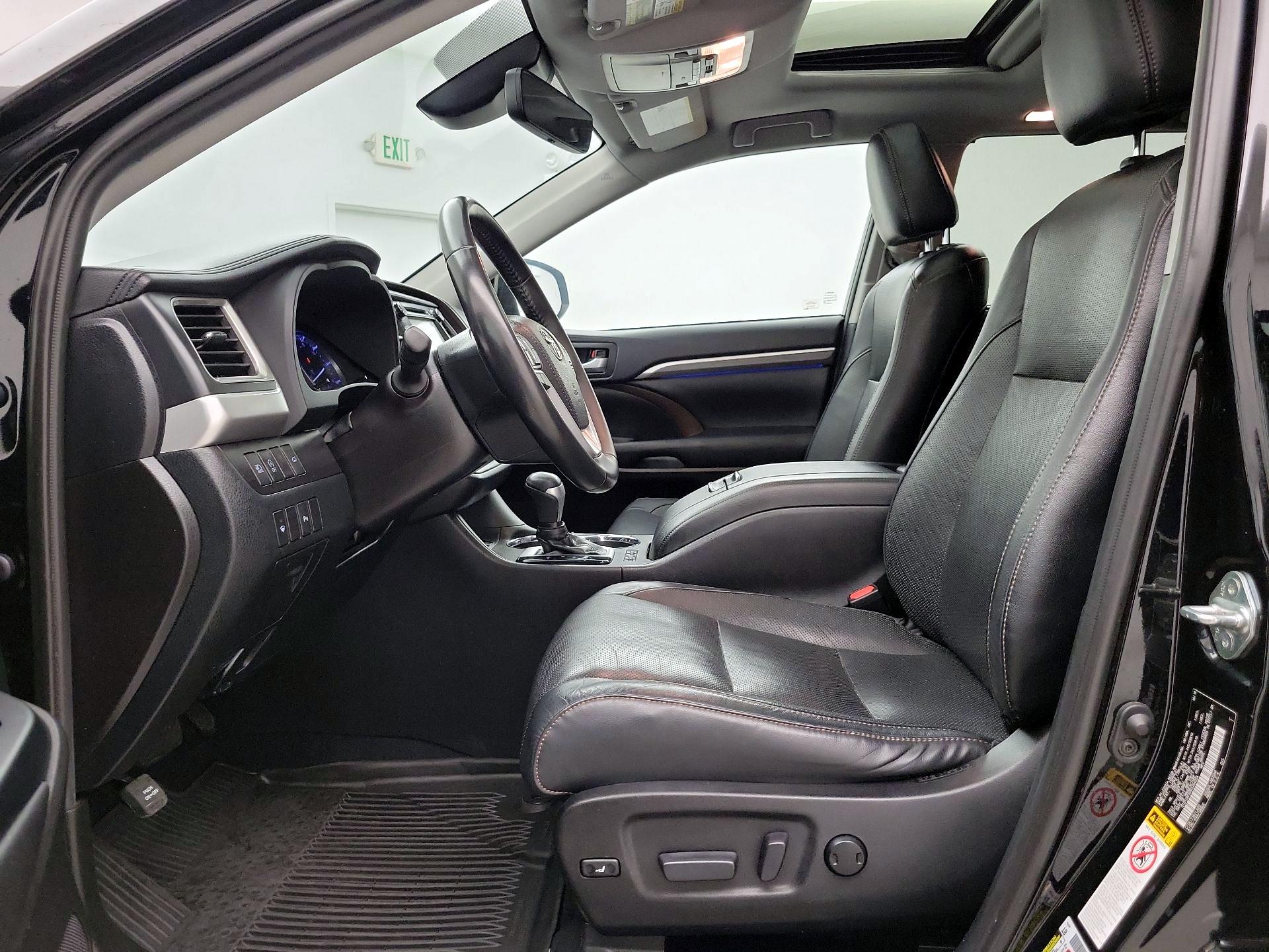 Thumbnail: 2019 Toyota Highlander - 11