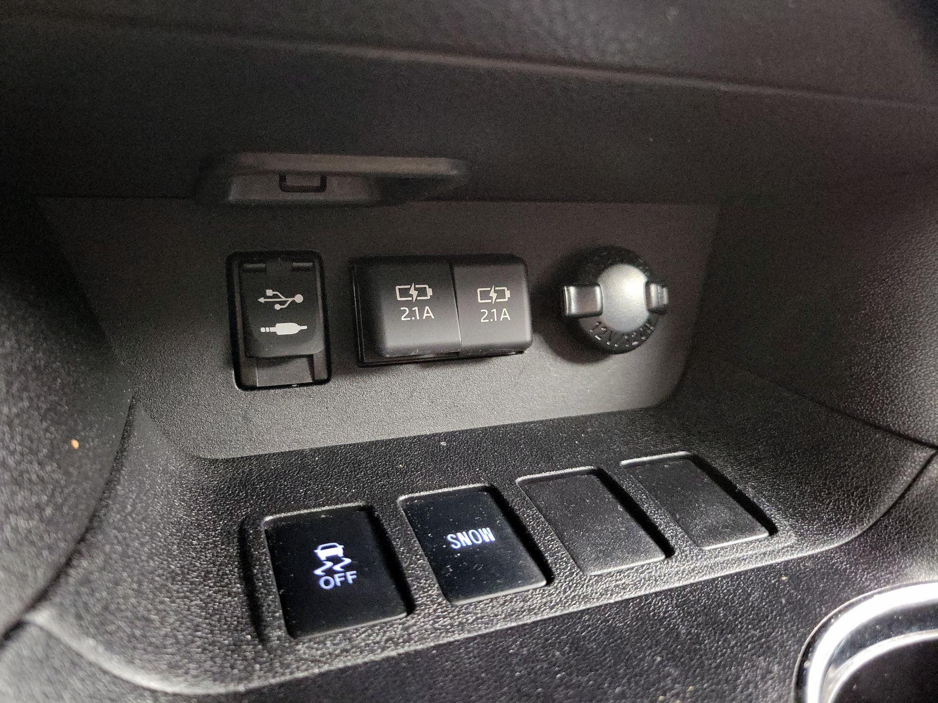 Thumbnail: 2019 Toyota Highlander - 19