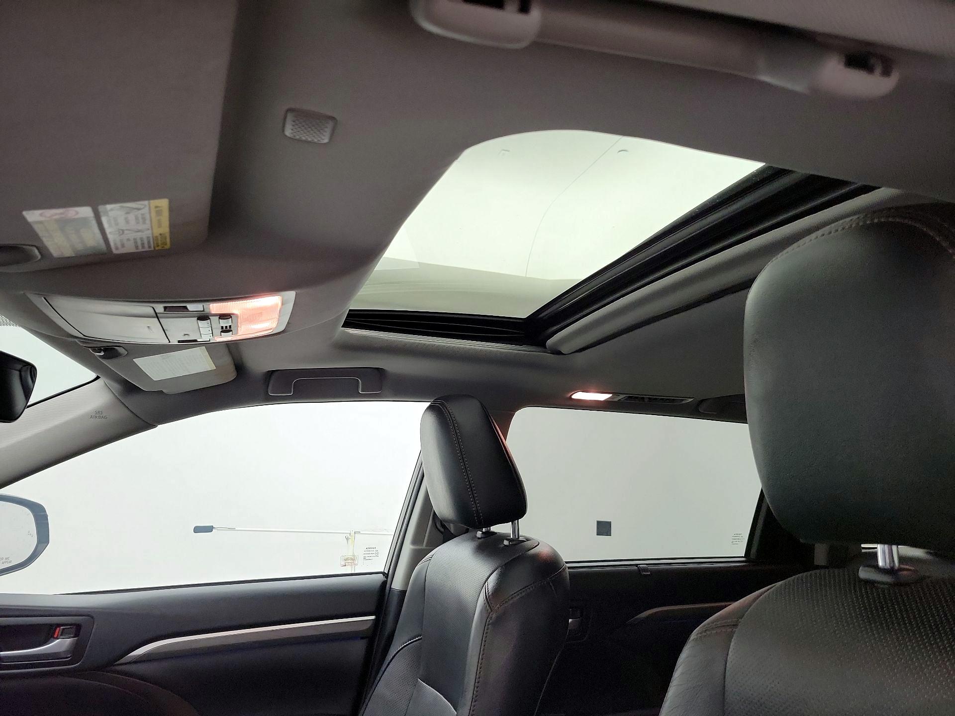 Thumbnail: 2019 Toyota Highlander - 20