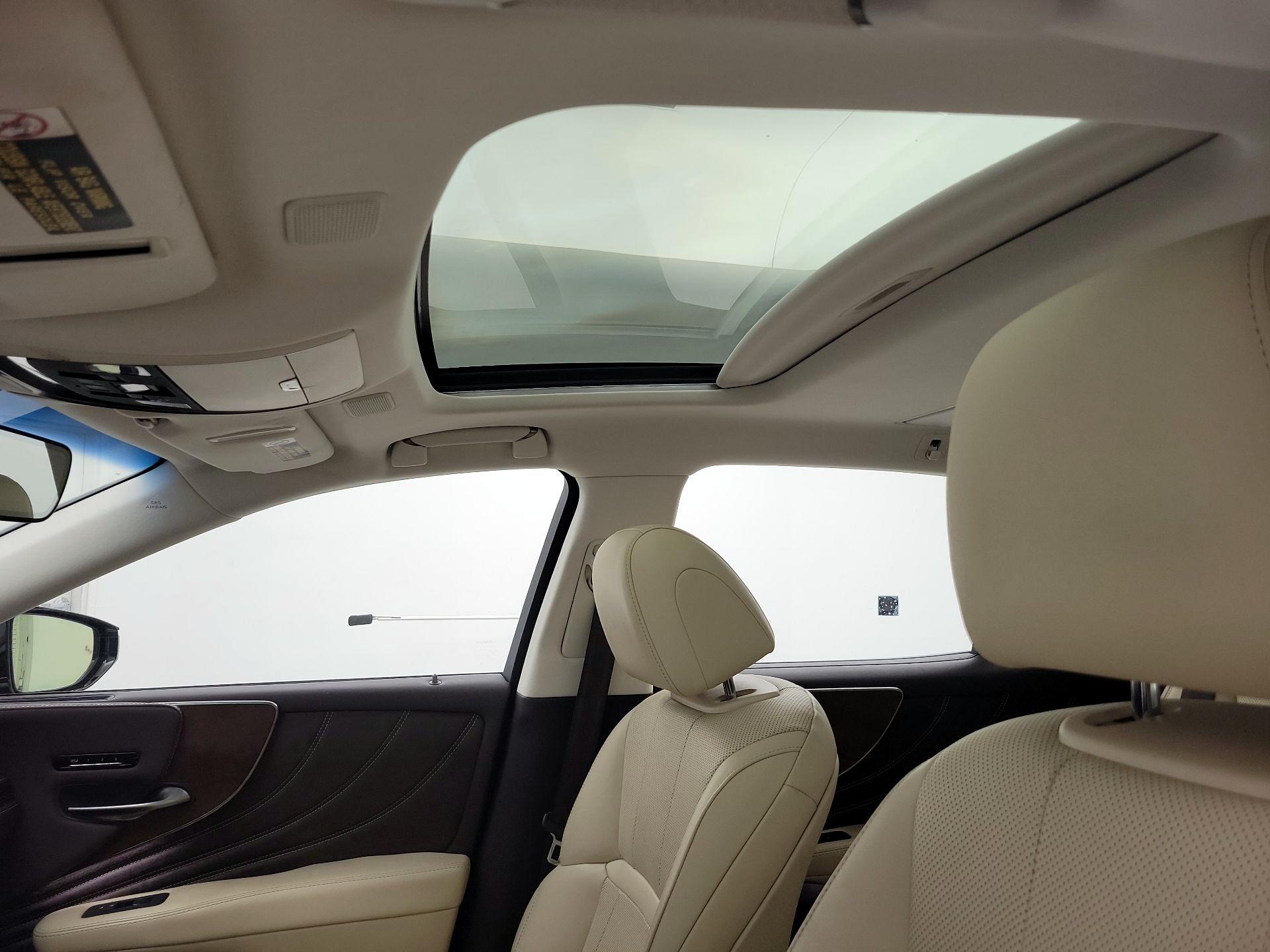 Thumbnail: 2019 Lexus LS - 20