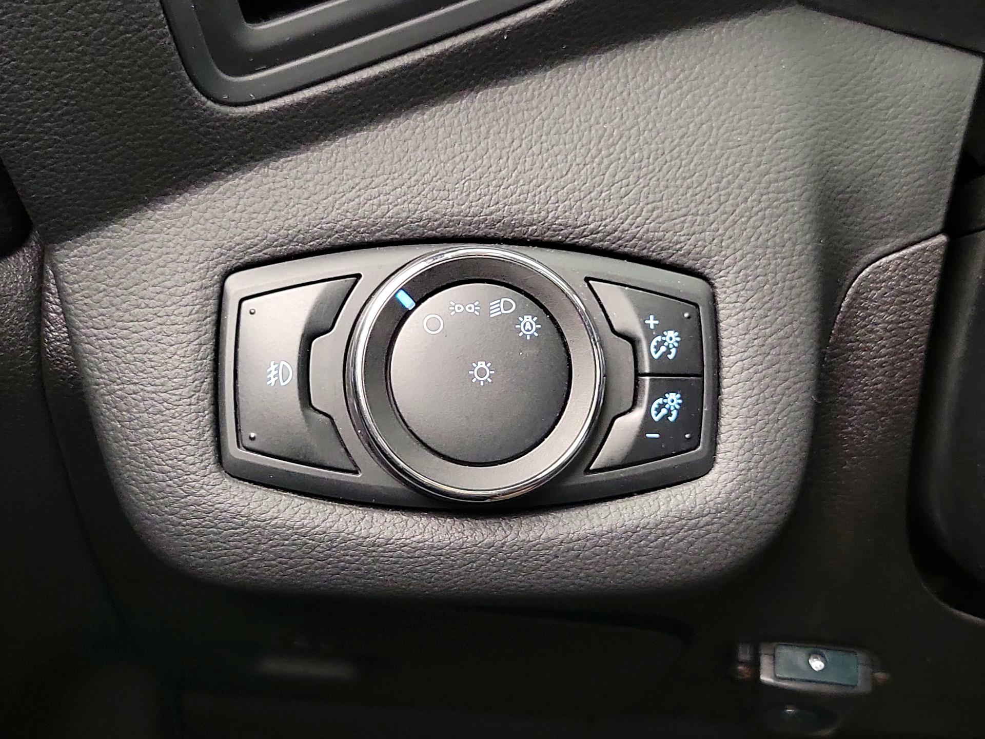 Thumbnail: 2014 Ford C-Max - 13