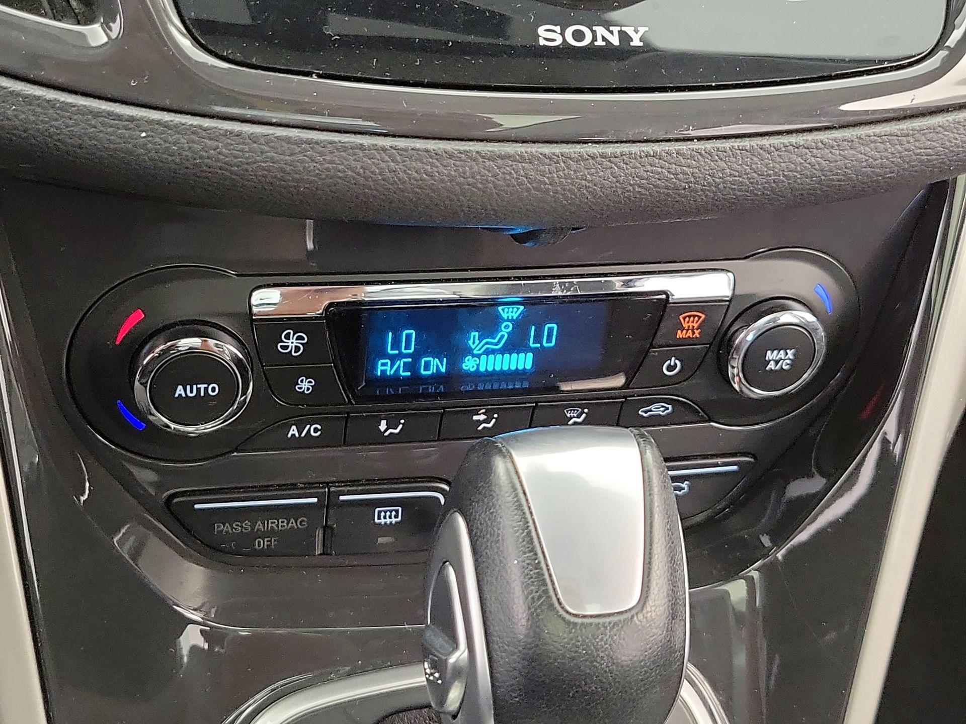 Thumbnail: 2014 Ford C-Max - 17