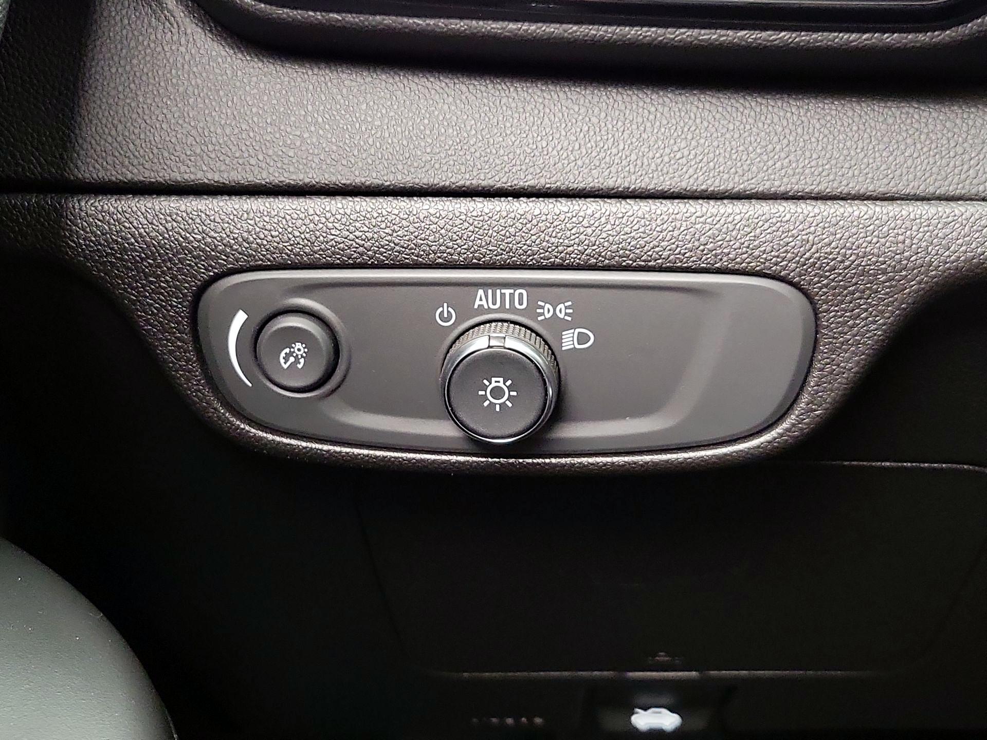 Thumbnail: 2023 Chevrolet Bolt EUV - 13